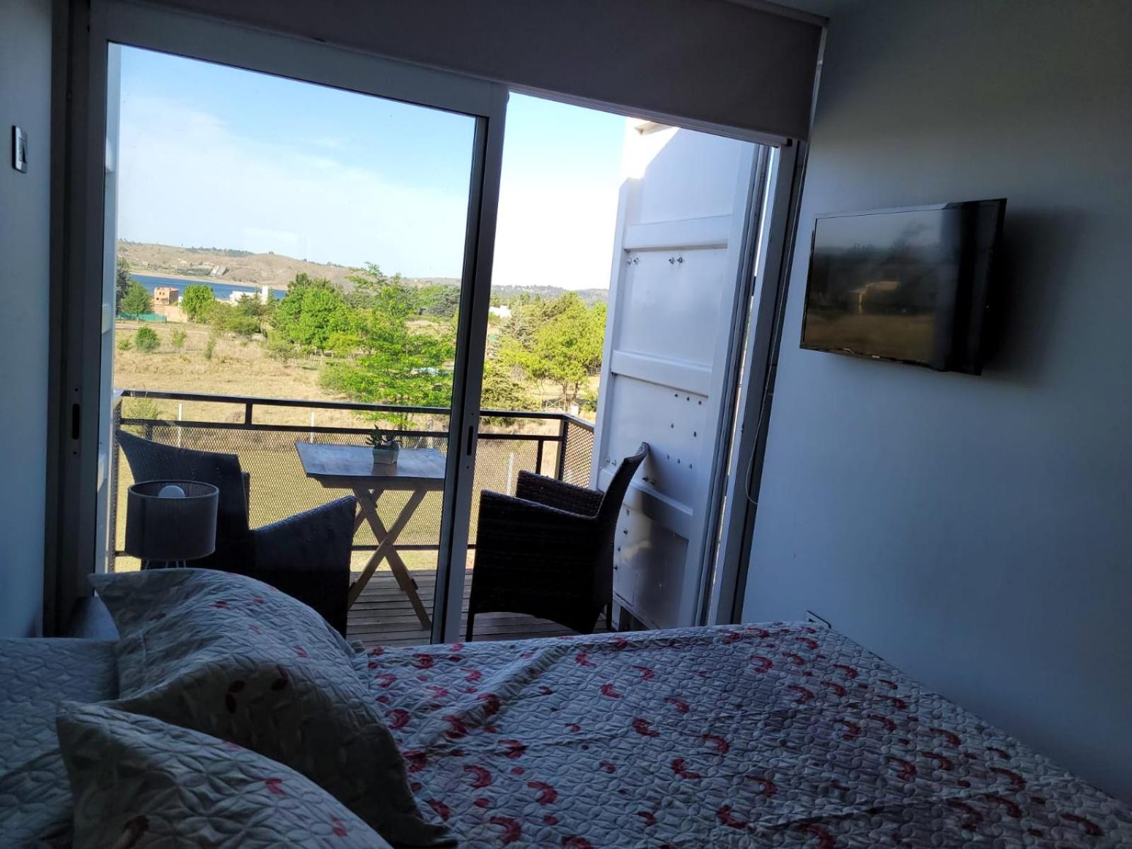 One-Bedroom House photo 1