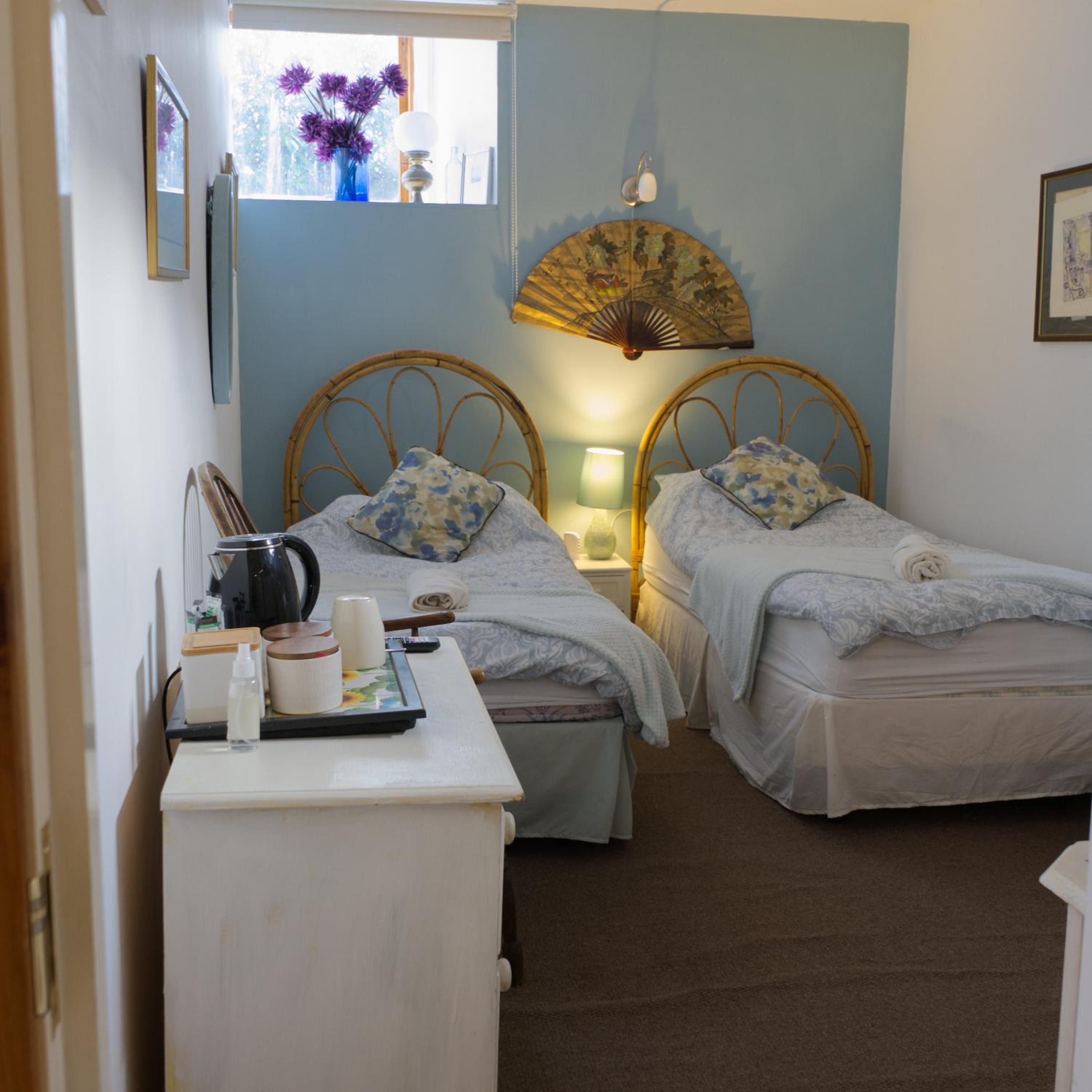 Standard Twin Room - Photo 10