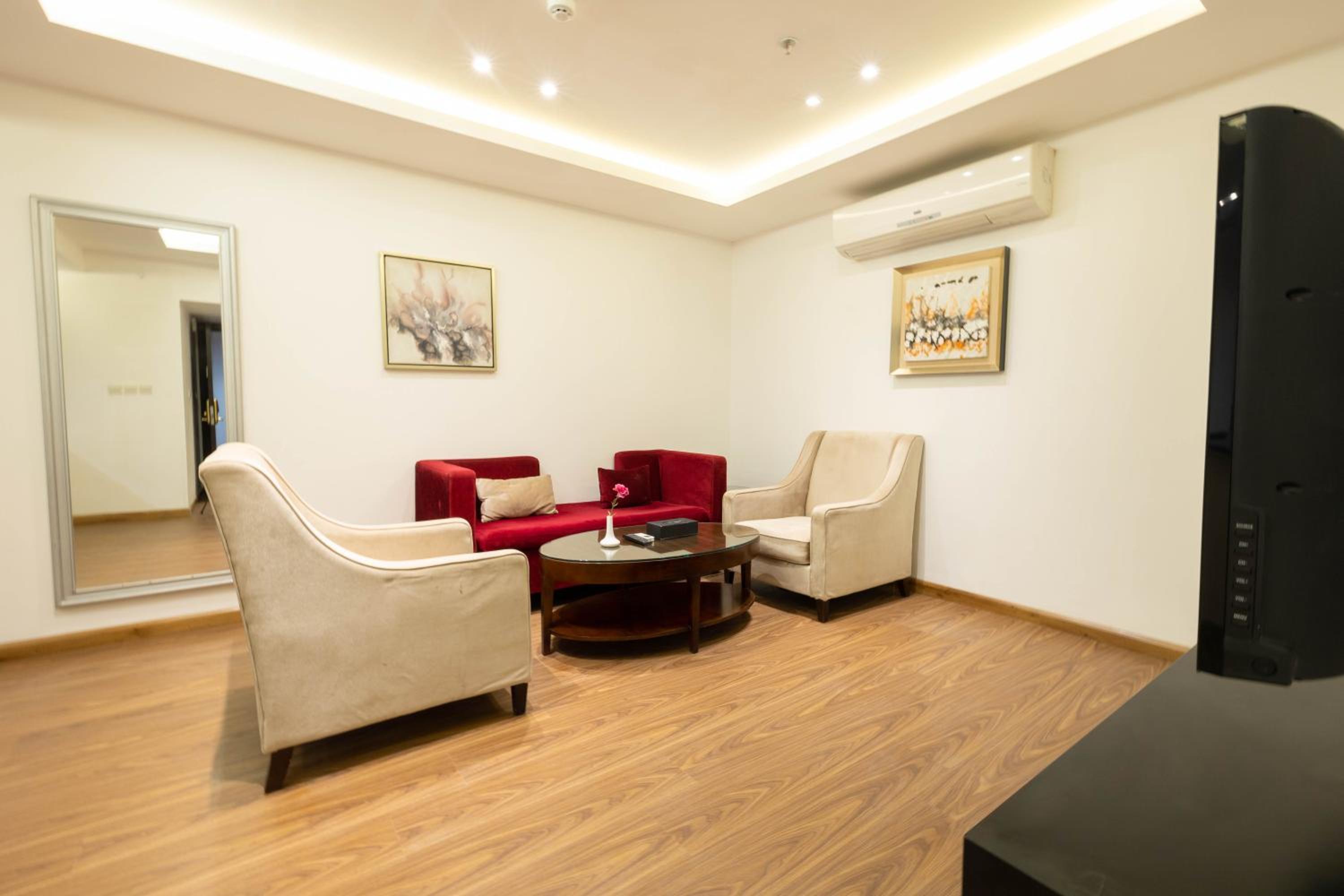 Family Suite - Non-Smoking photo 2
