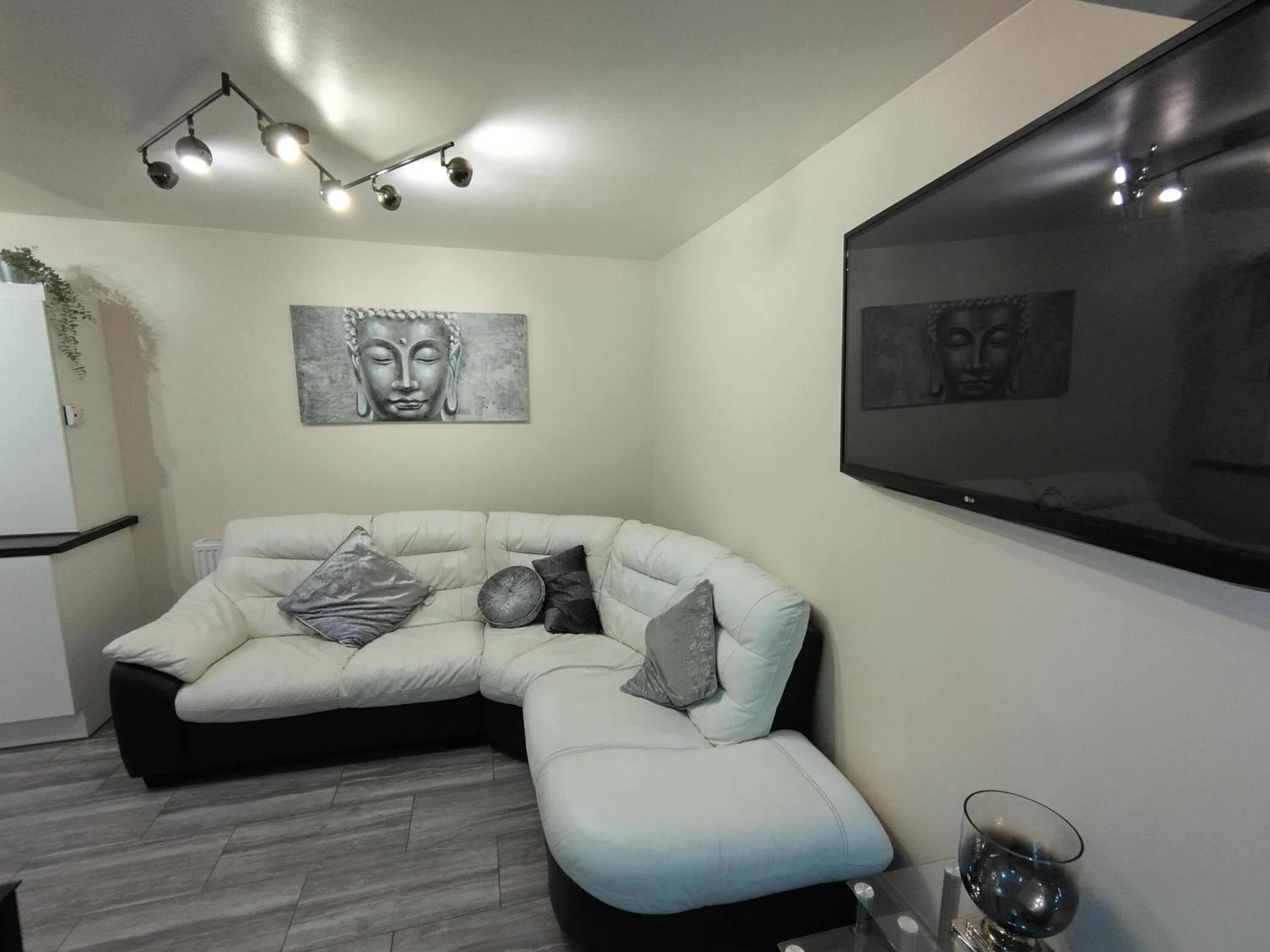 Apartment photo 3
