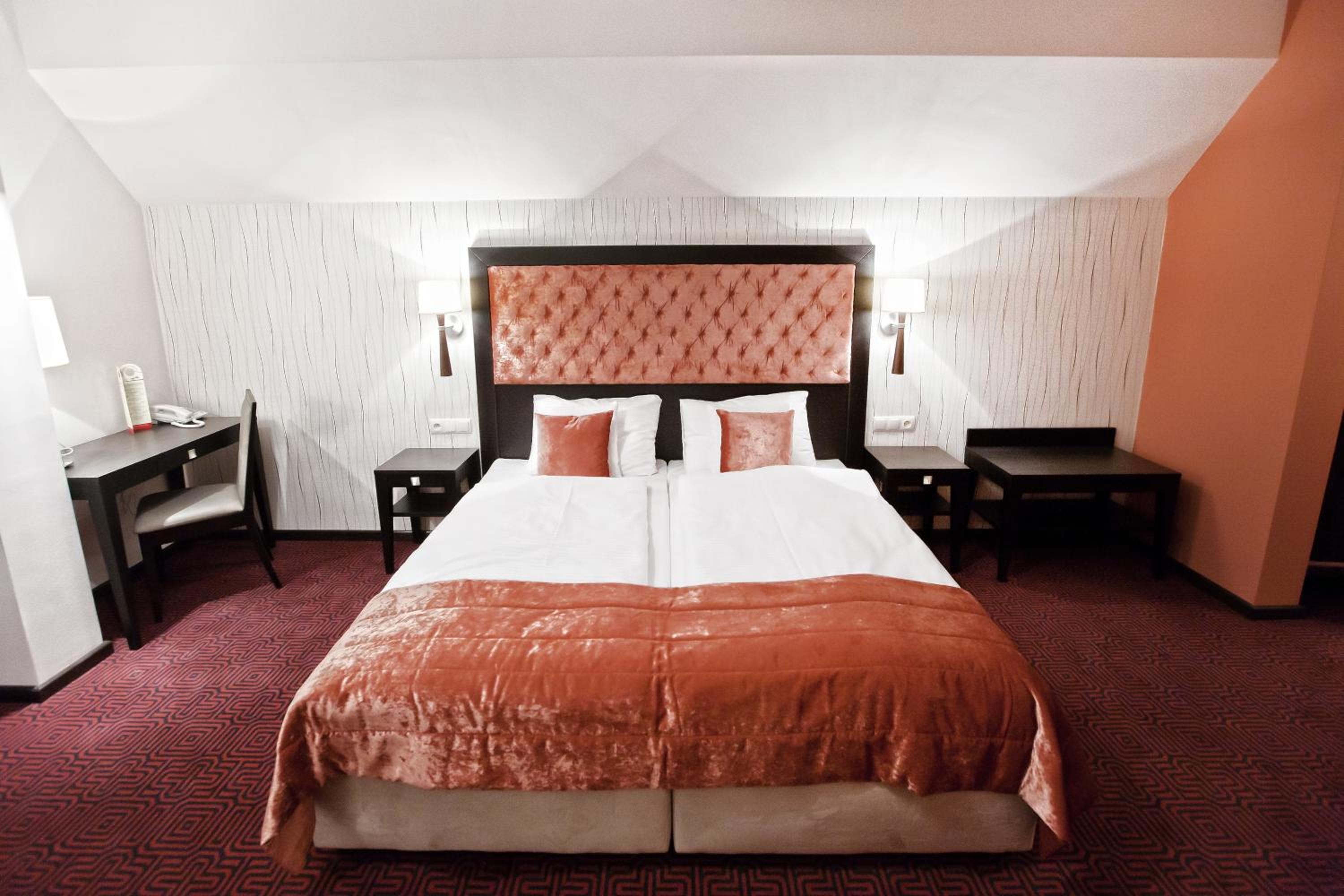 Business Double Room - Photo 3