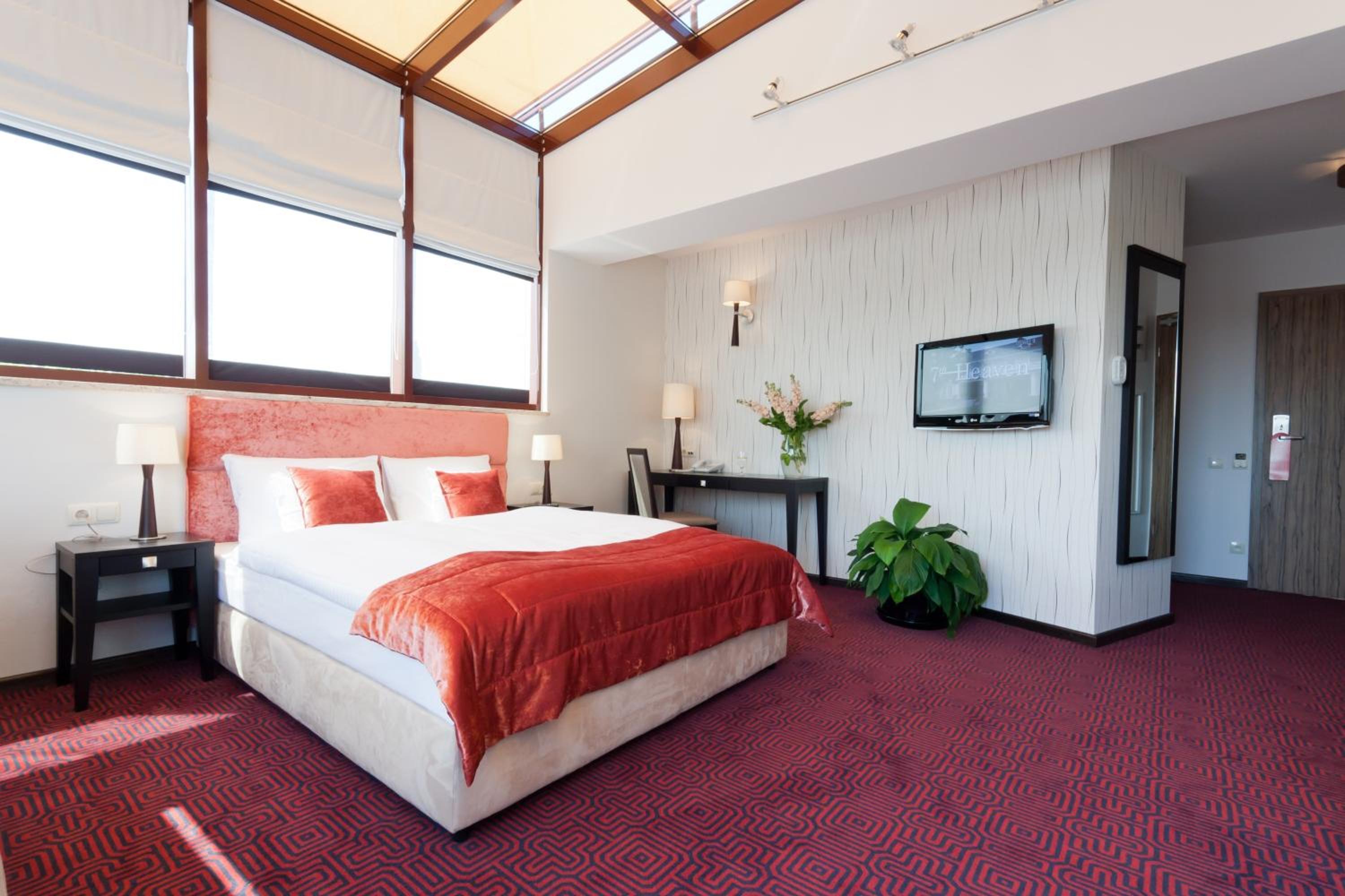 Business Double Room - Photo 9