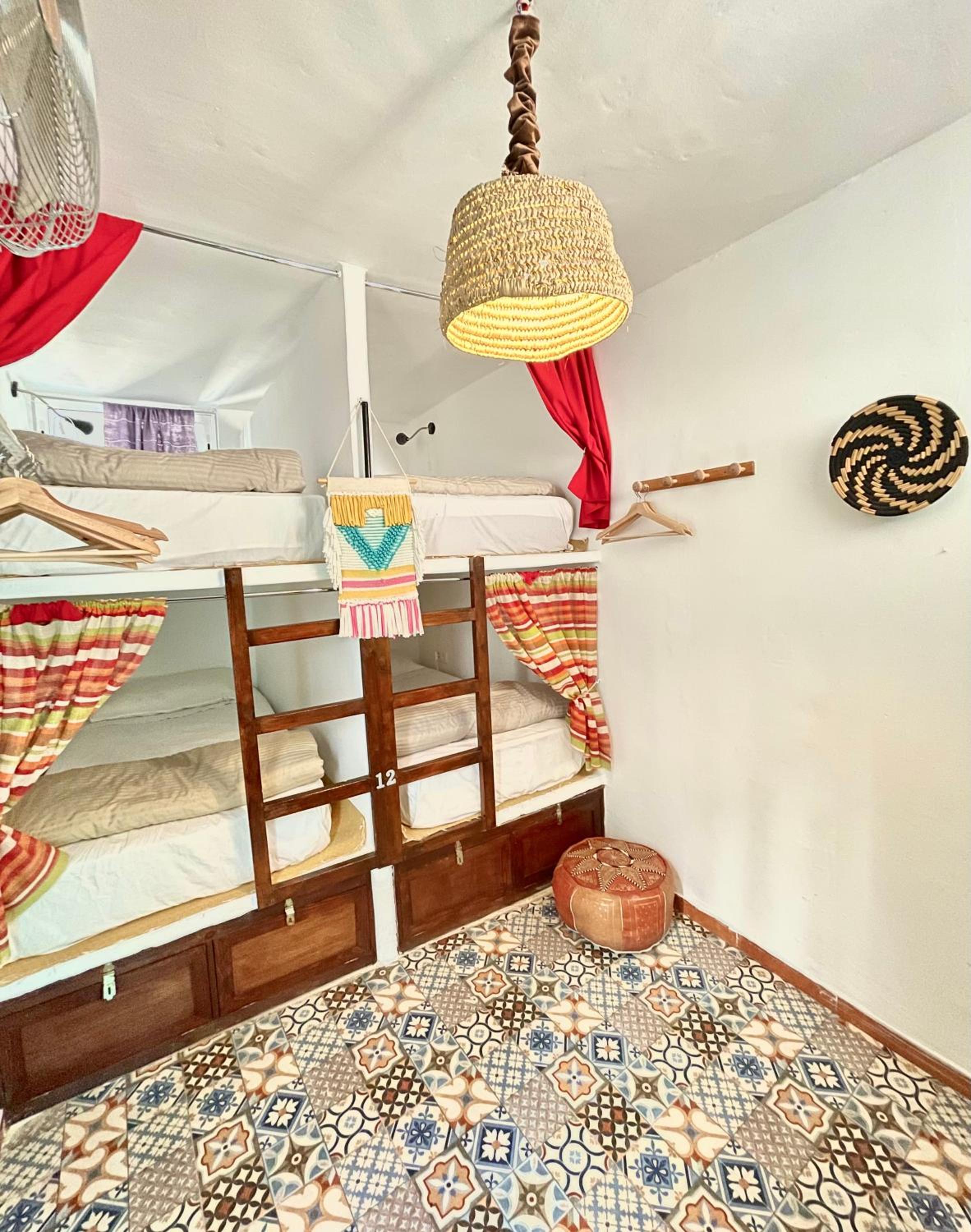 Bed in 8-Bed Dormitory Room photo 1