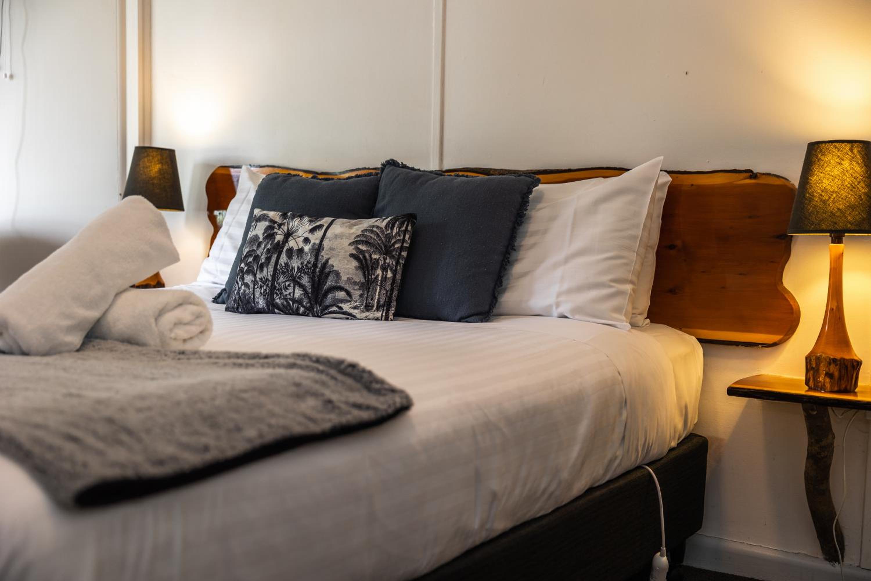 Standard Double Room with Lake View photo 1