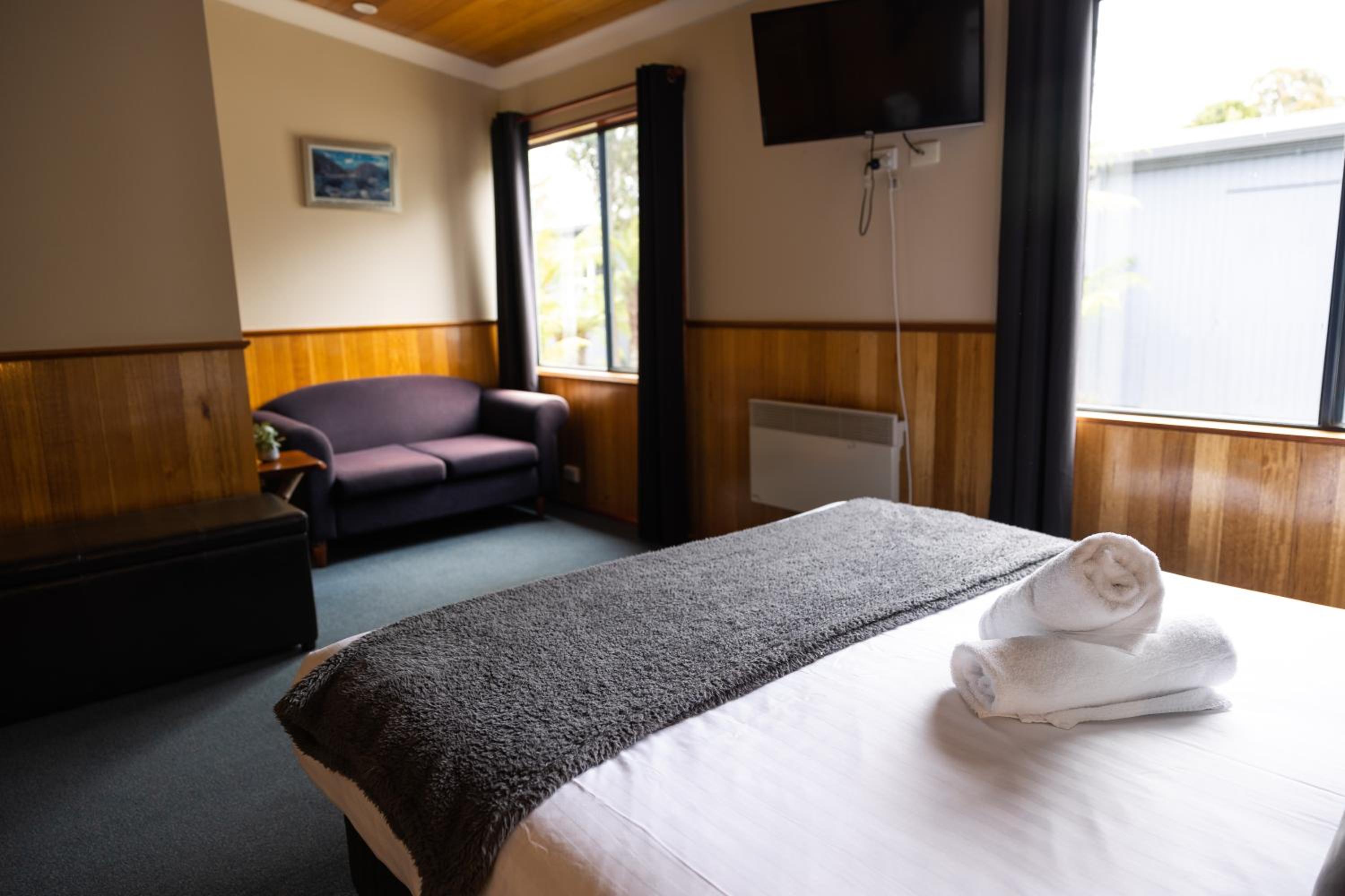 Premium Queen Room photo 3