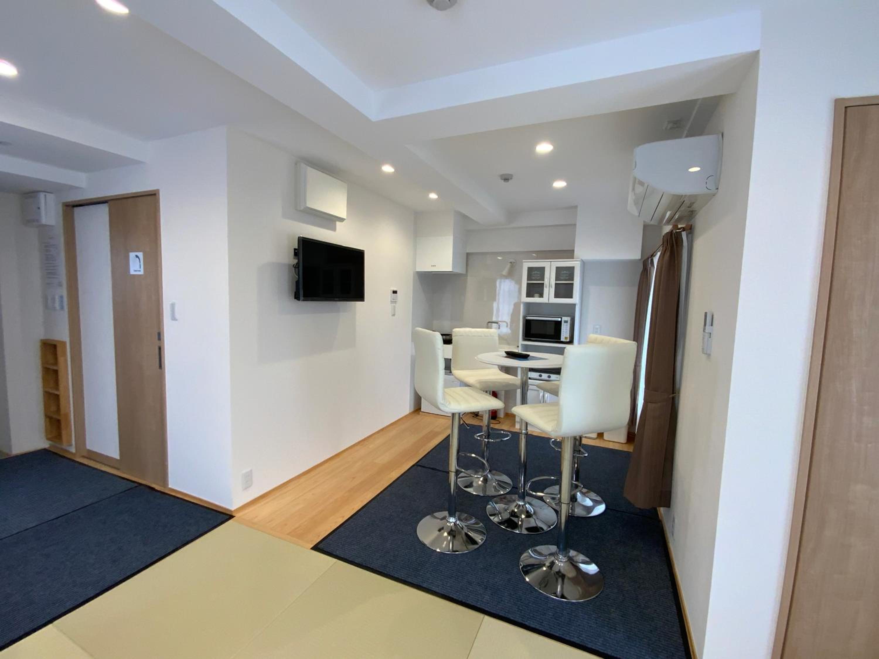 Quadruple Room with Bath - Photo 6