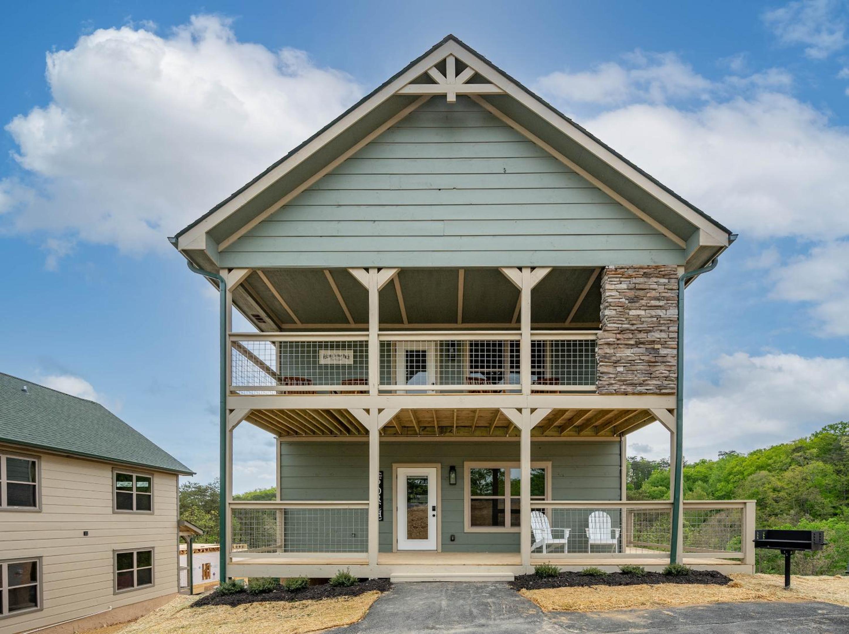 Three-Bedroom House - Photo 41