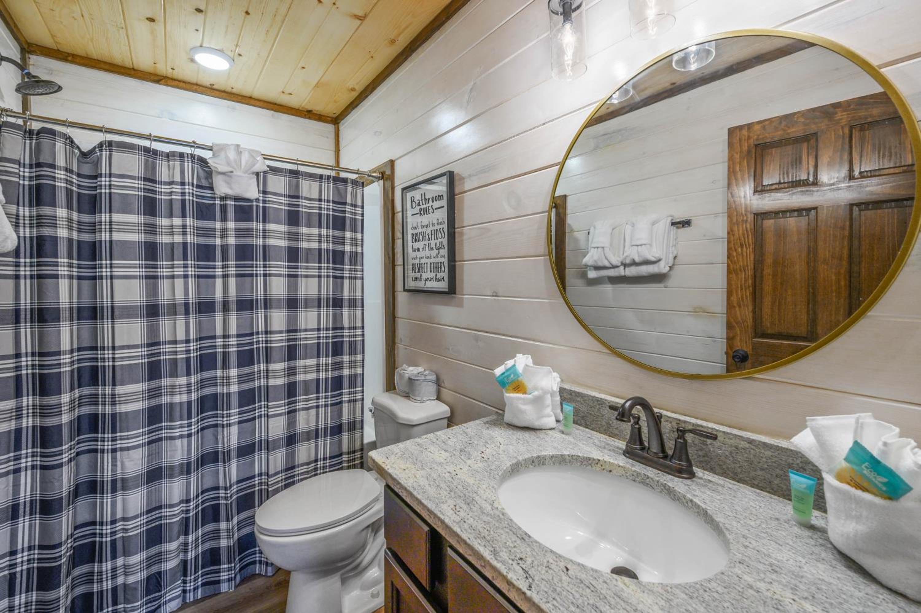 Three-Bedroom House - Photo 34