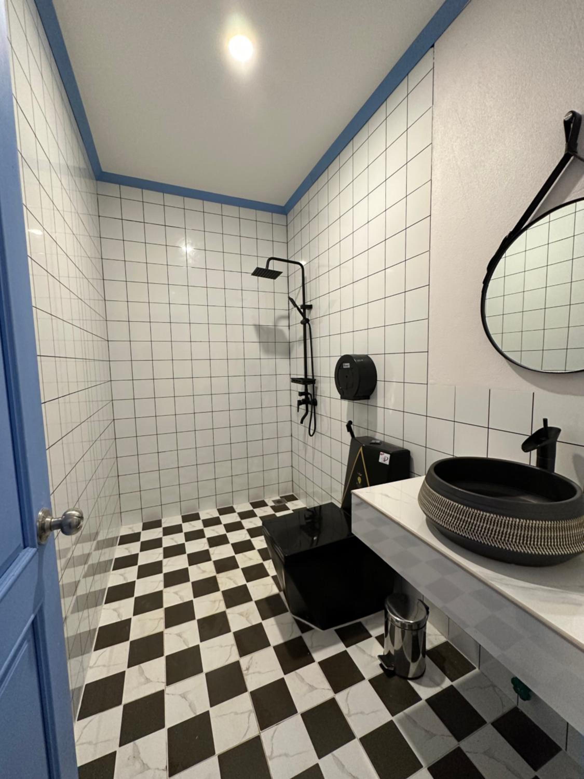Deluxe Double Room with Balcony - Photo 14