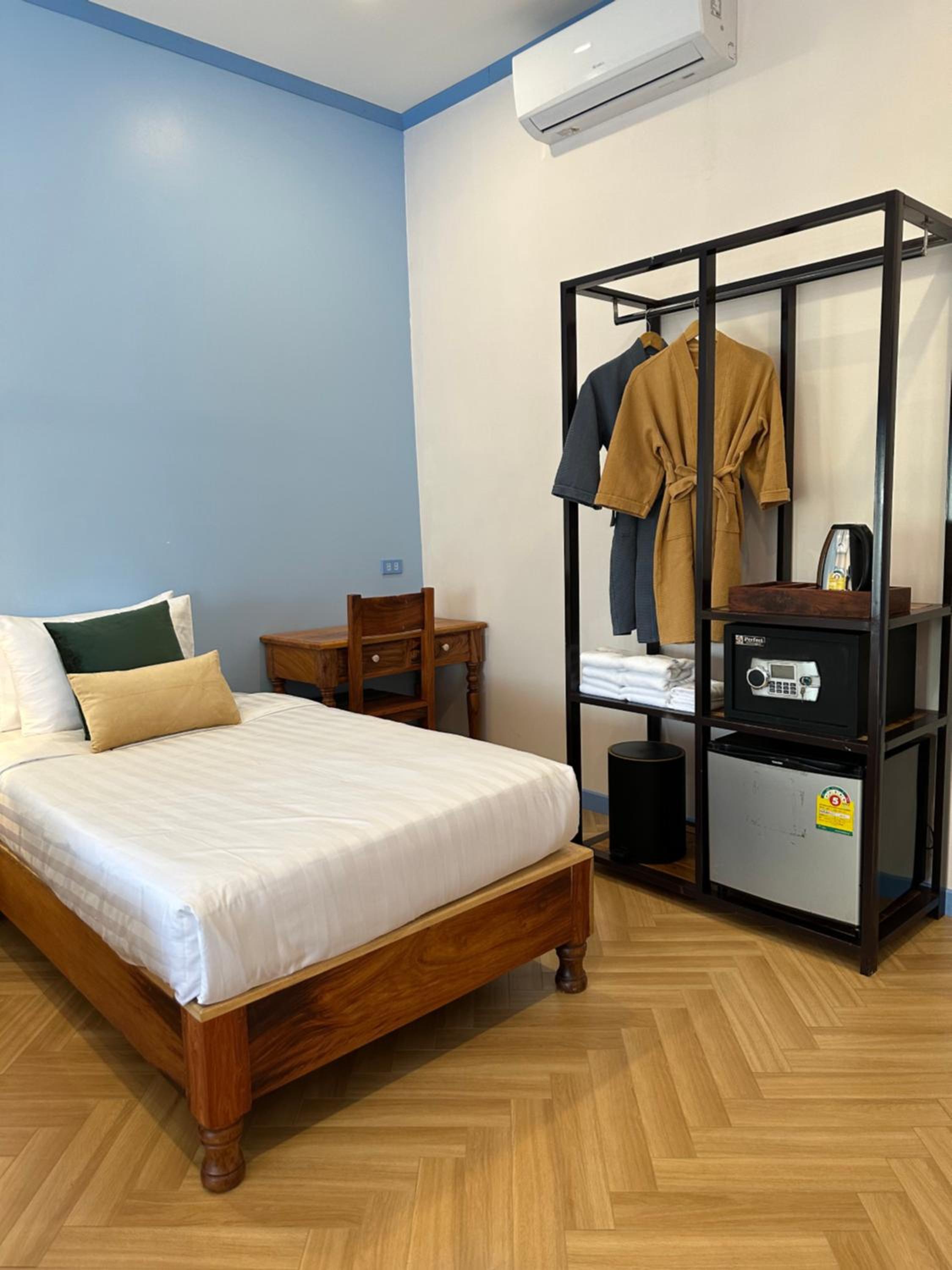 Deluxe Twin Room - Photo 7