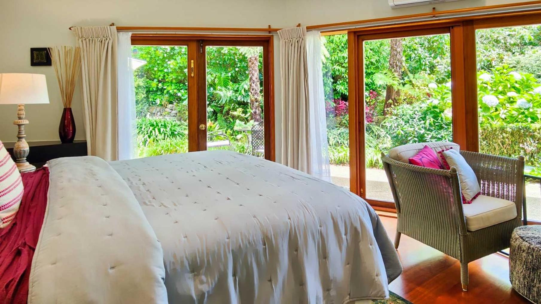 Deluxe King Suite - Photo 4