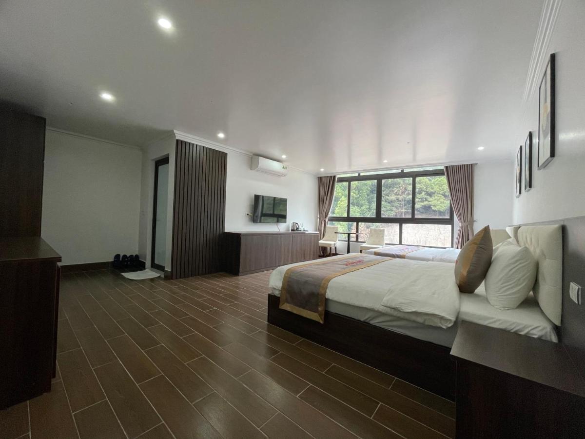 Quadruple Room with Mountain View