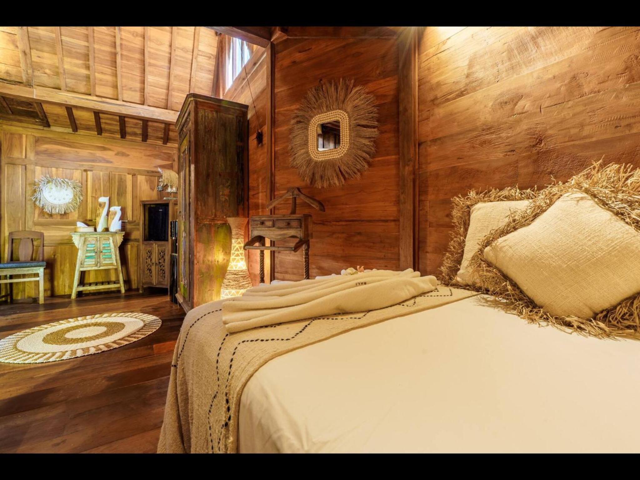 Deluxe Double Room with Sea View - Photo 31