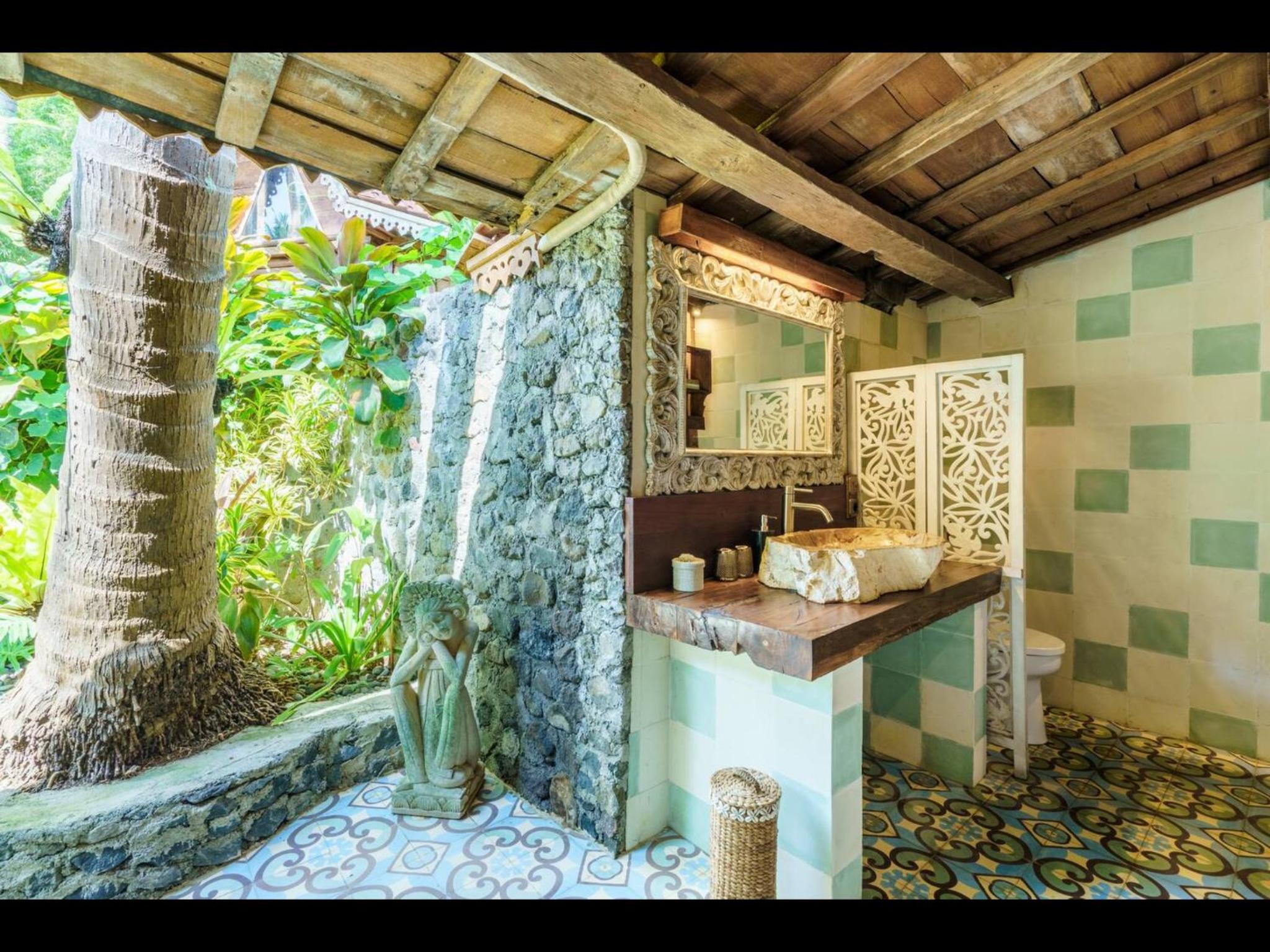 Deluxe Double Room with Sea View - Photo 25
