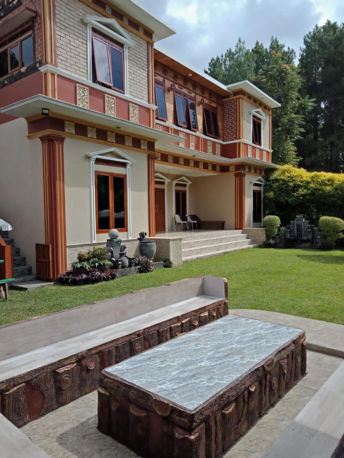 Three-Bedroom Villa photo 2