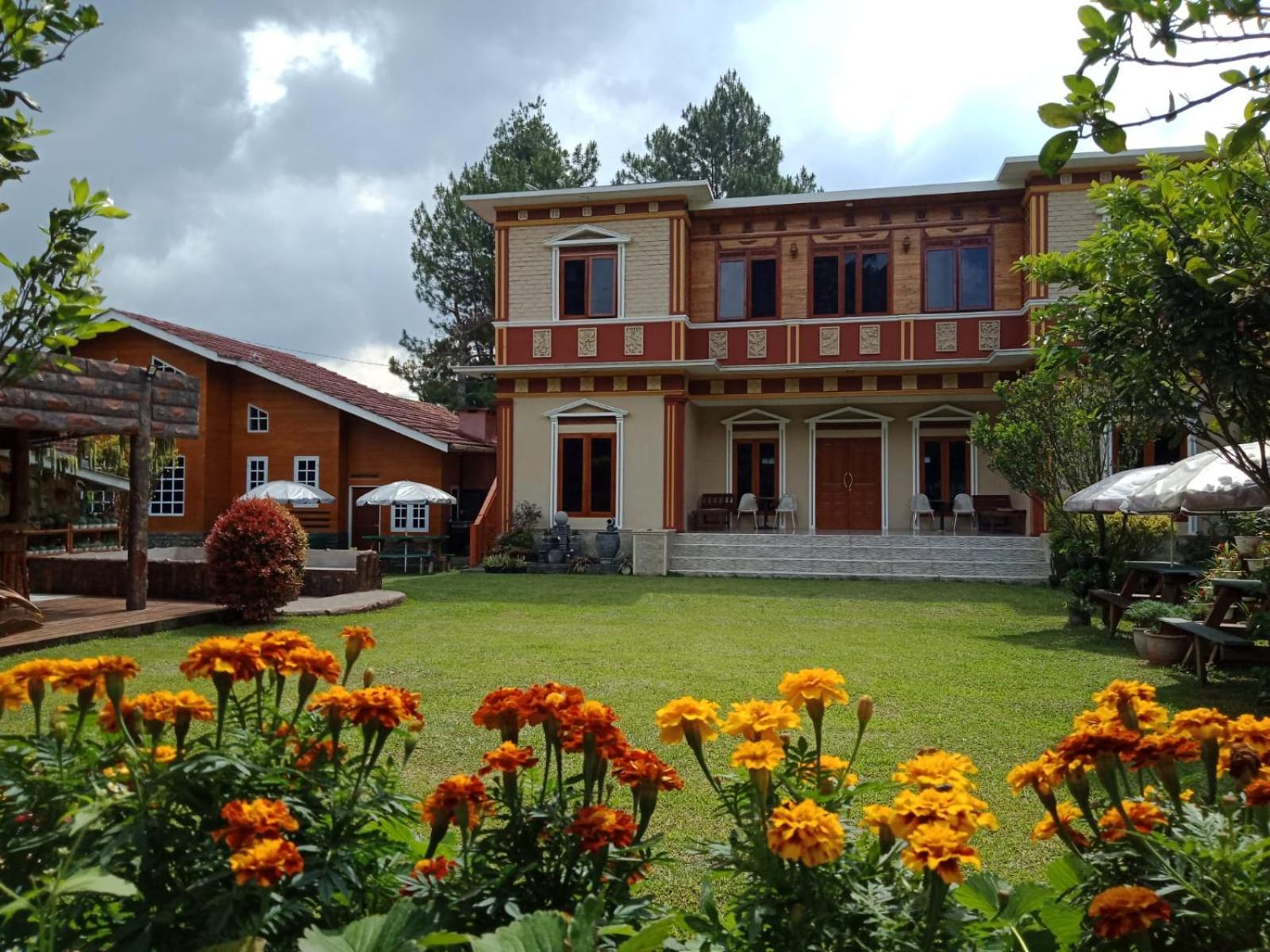Three-Bedroom Villa photo 3