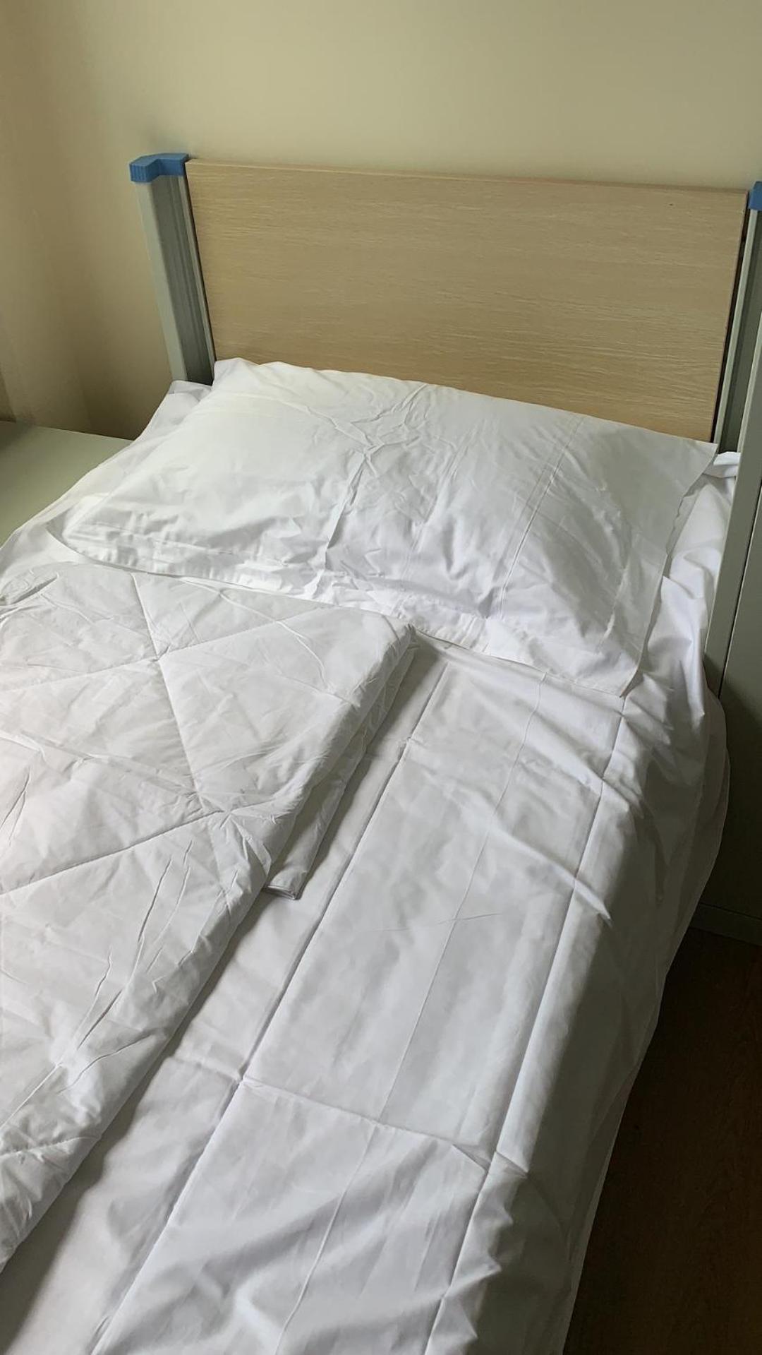 Double or Twin Room with City View - Photo 8