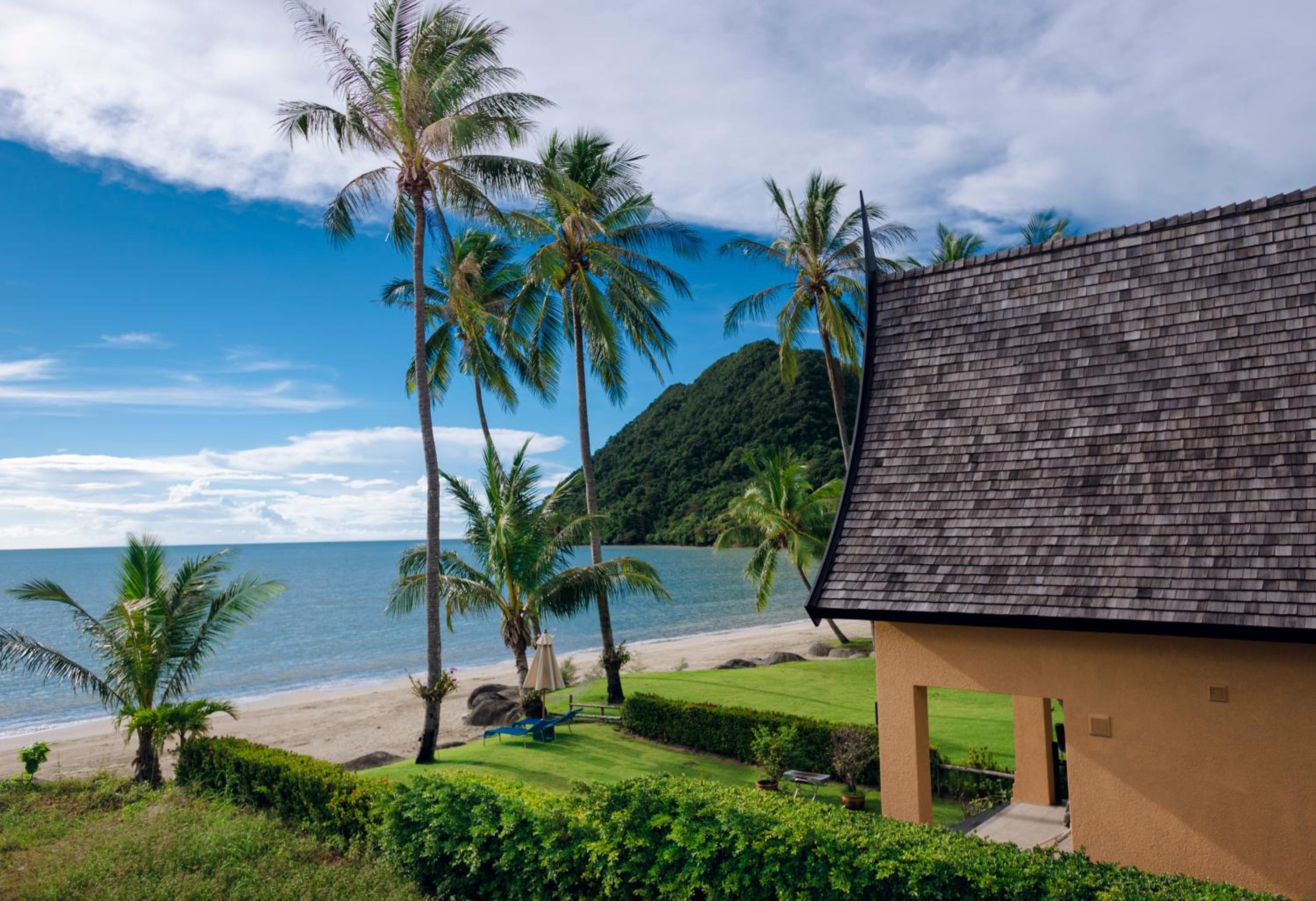 Three-Bedroom Villa - Beach Front - Photo 13