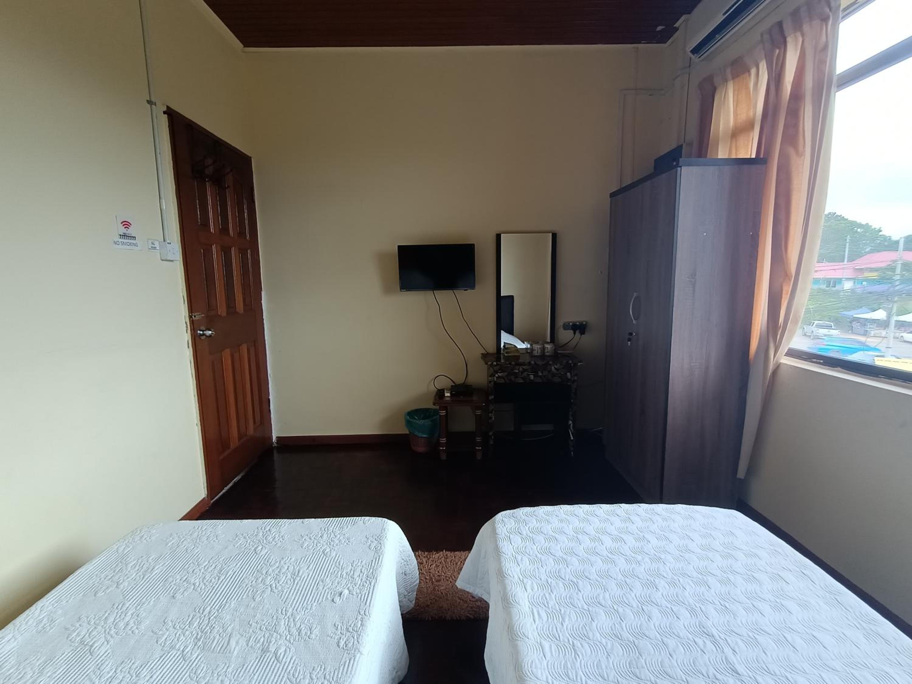 Twin Room with Shared Bathroom photo 3