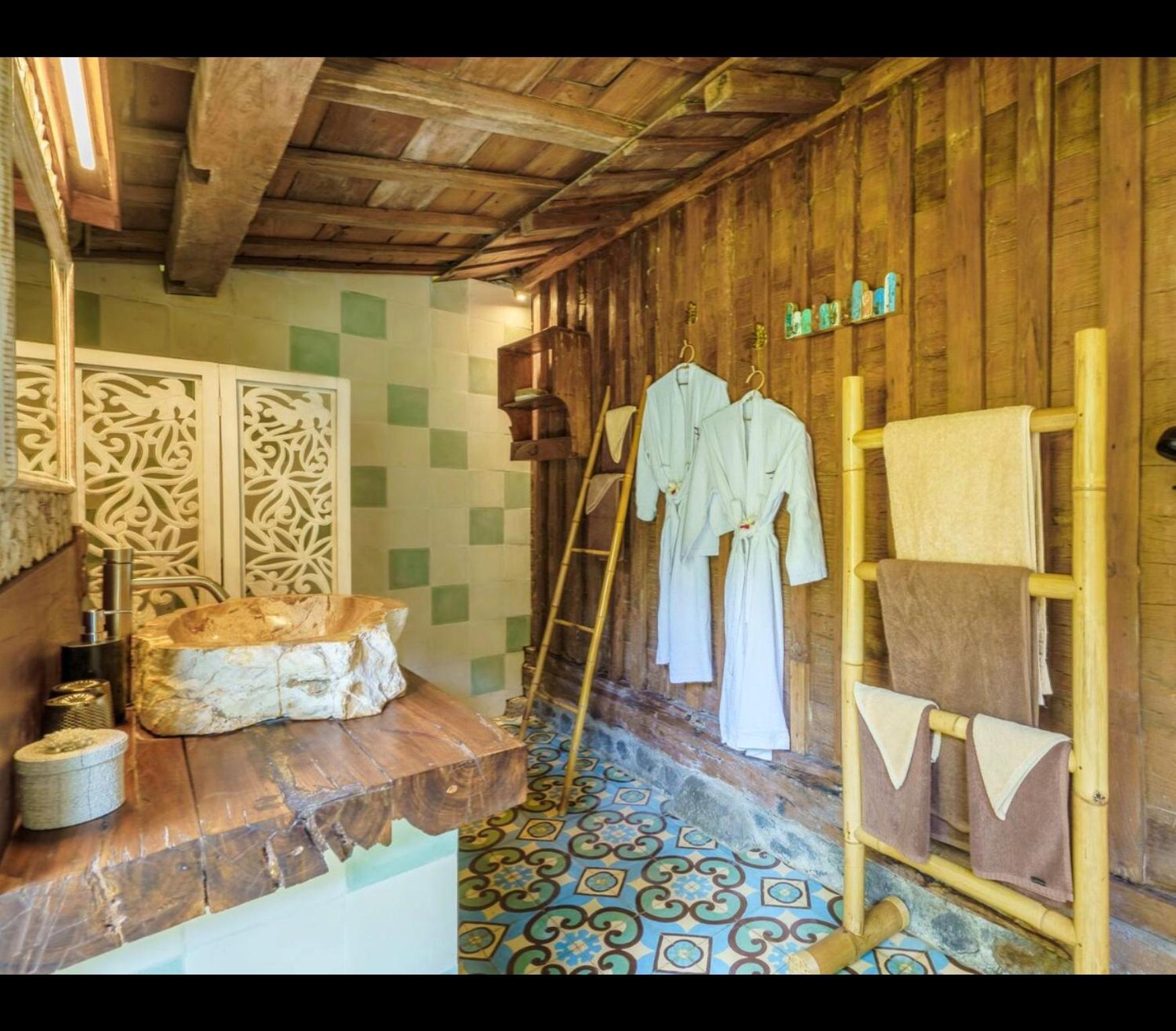 Deluxe Double Room with Sea View - Photo 22