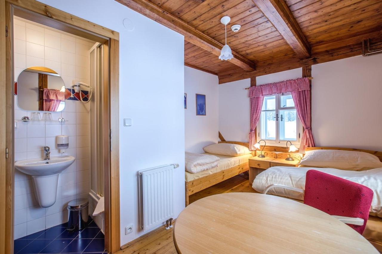 Standard Twin Room photo 1