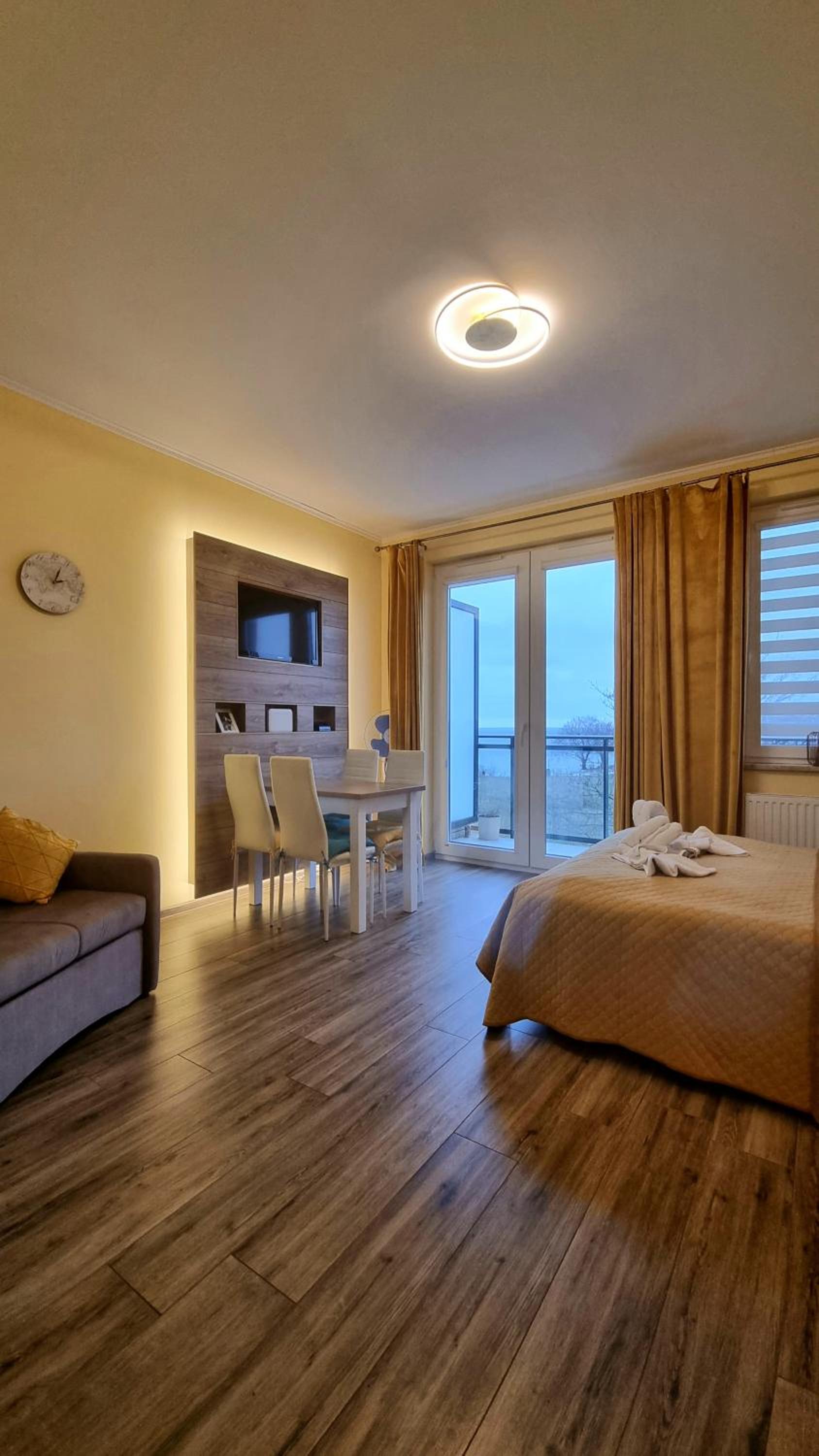 One-Bedroom Apartment - Photo 14