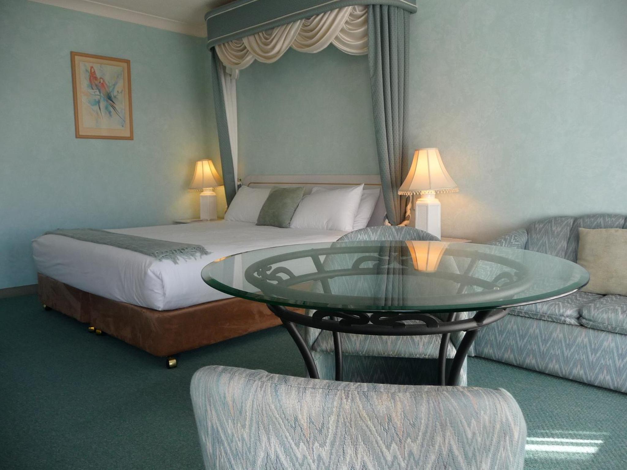 King Room with Spa Bath - Photo 9