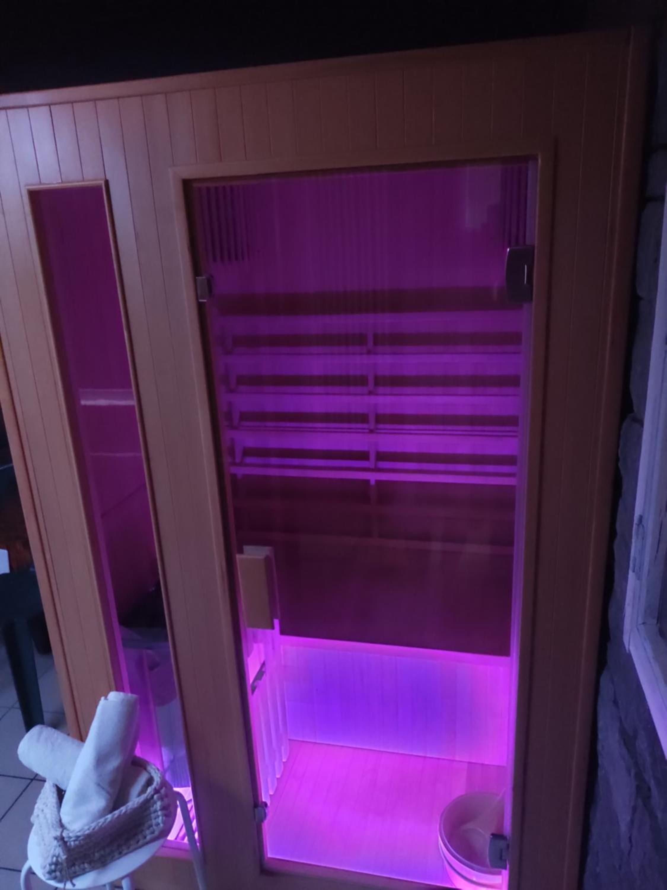 Double Room with Private Bathroom photo 2