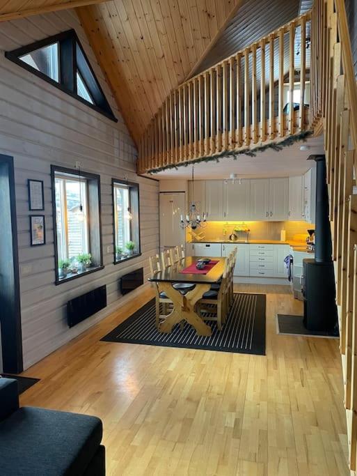 Four-Bedroom House photo 3