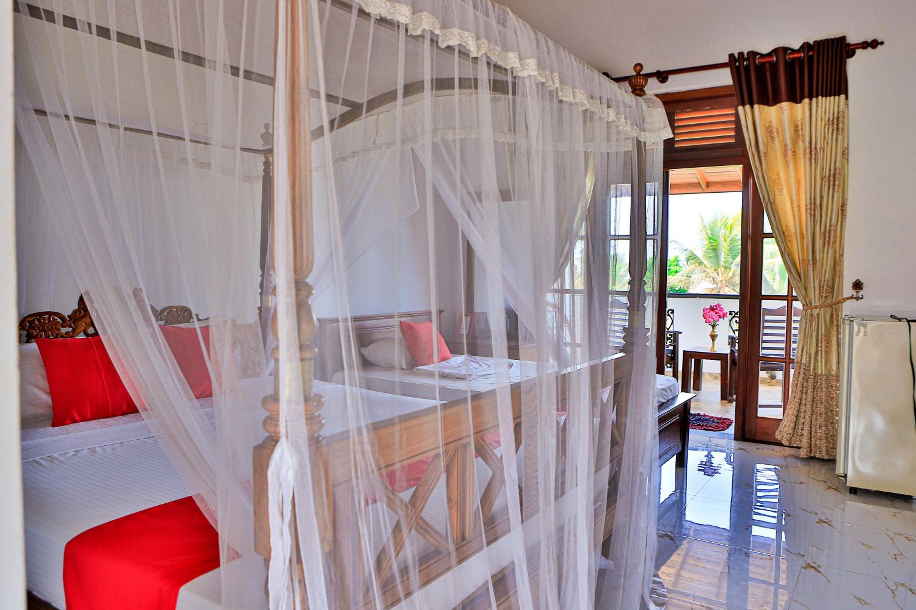 Camera Matrimoniale Deluxe con Balcone e Vista Mare