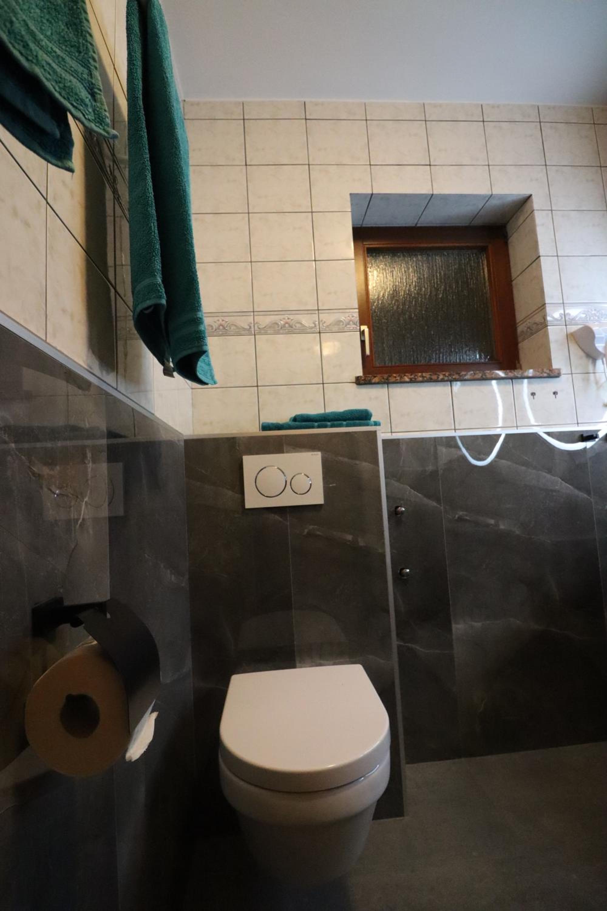 Double Room with Balcony and Sea View - Photo 10