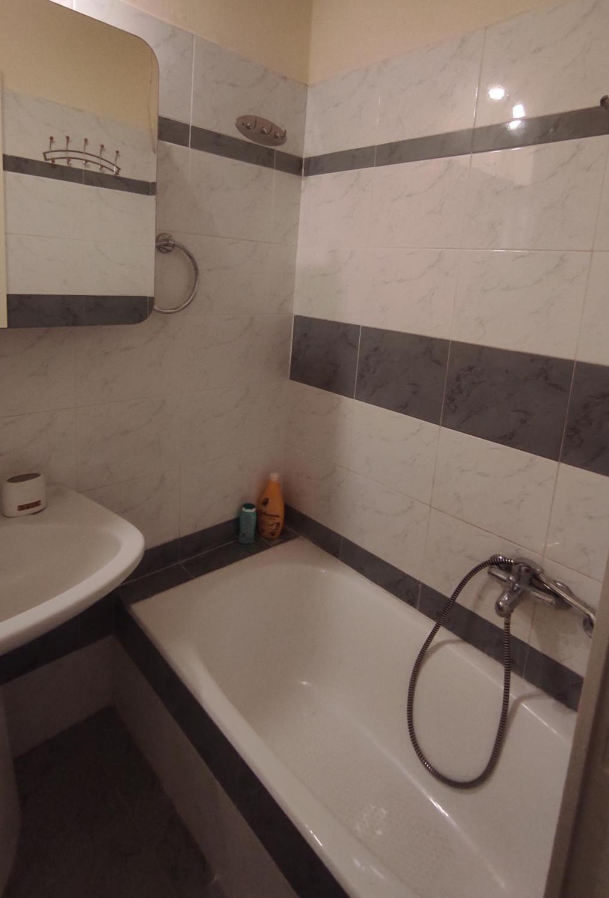One-Bedroom Apartment - Photo 7