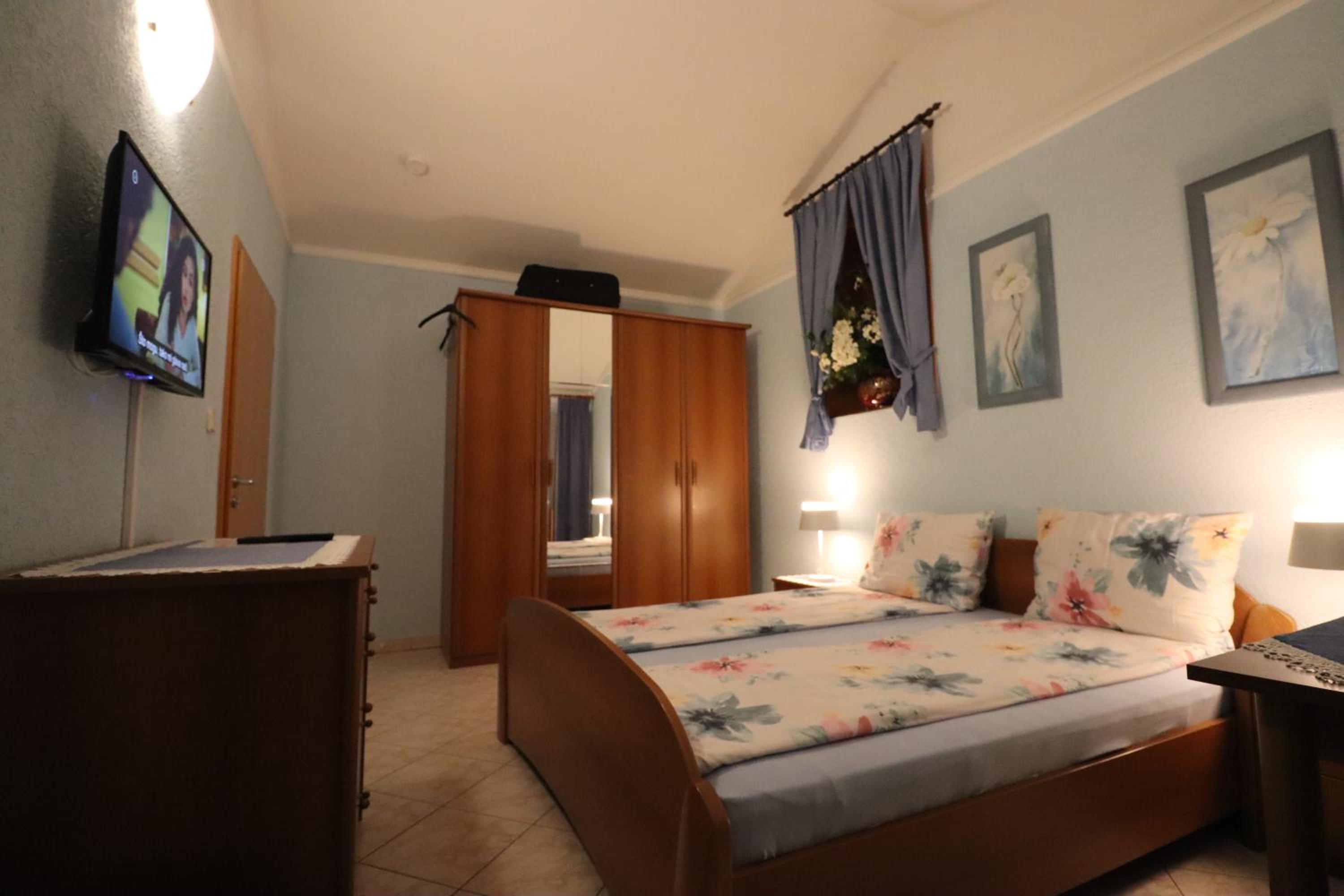 Double Room with Balcony and Sea View - Photo 9