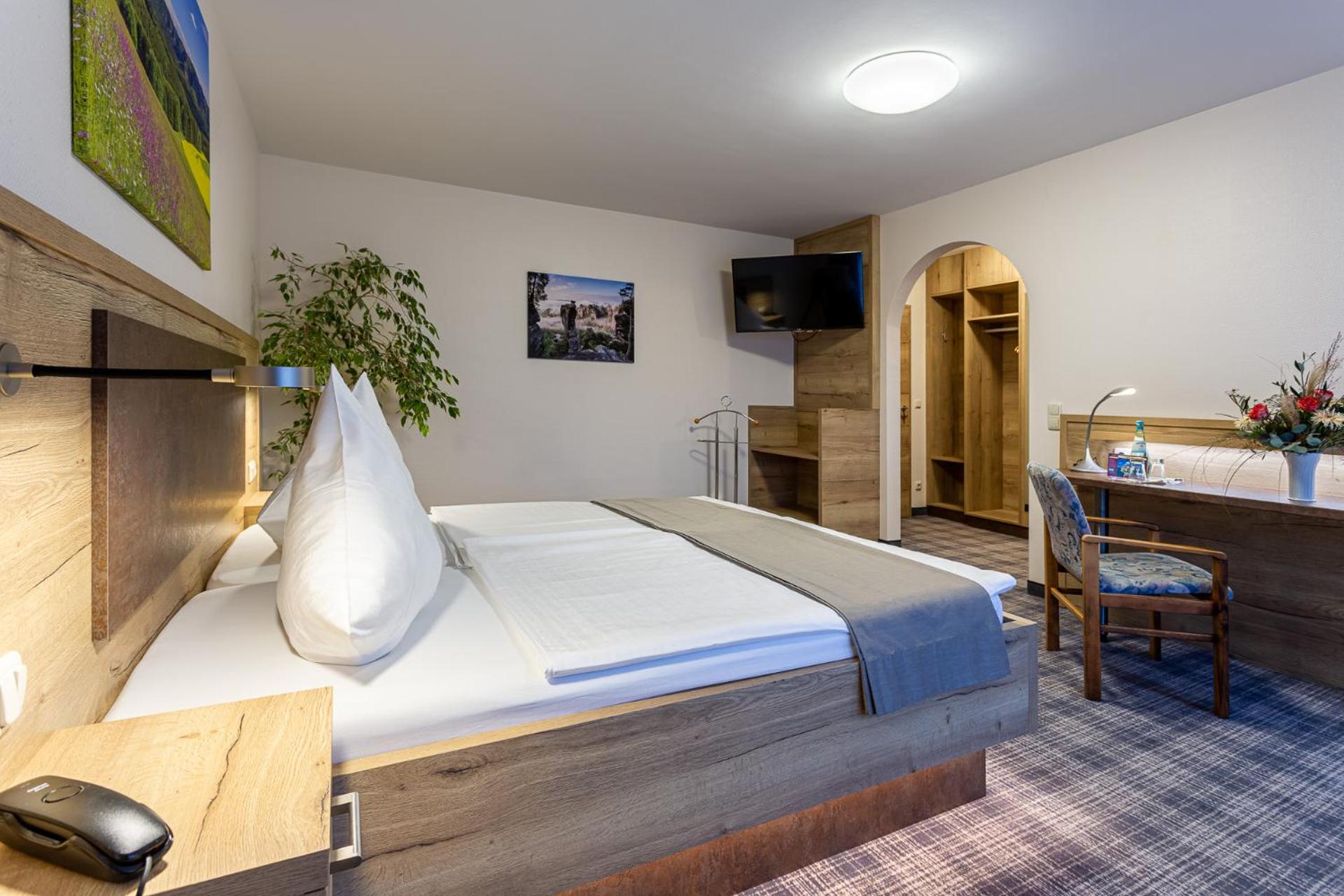 Double Room with Balcony photo 3