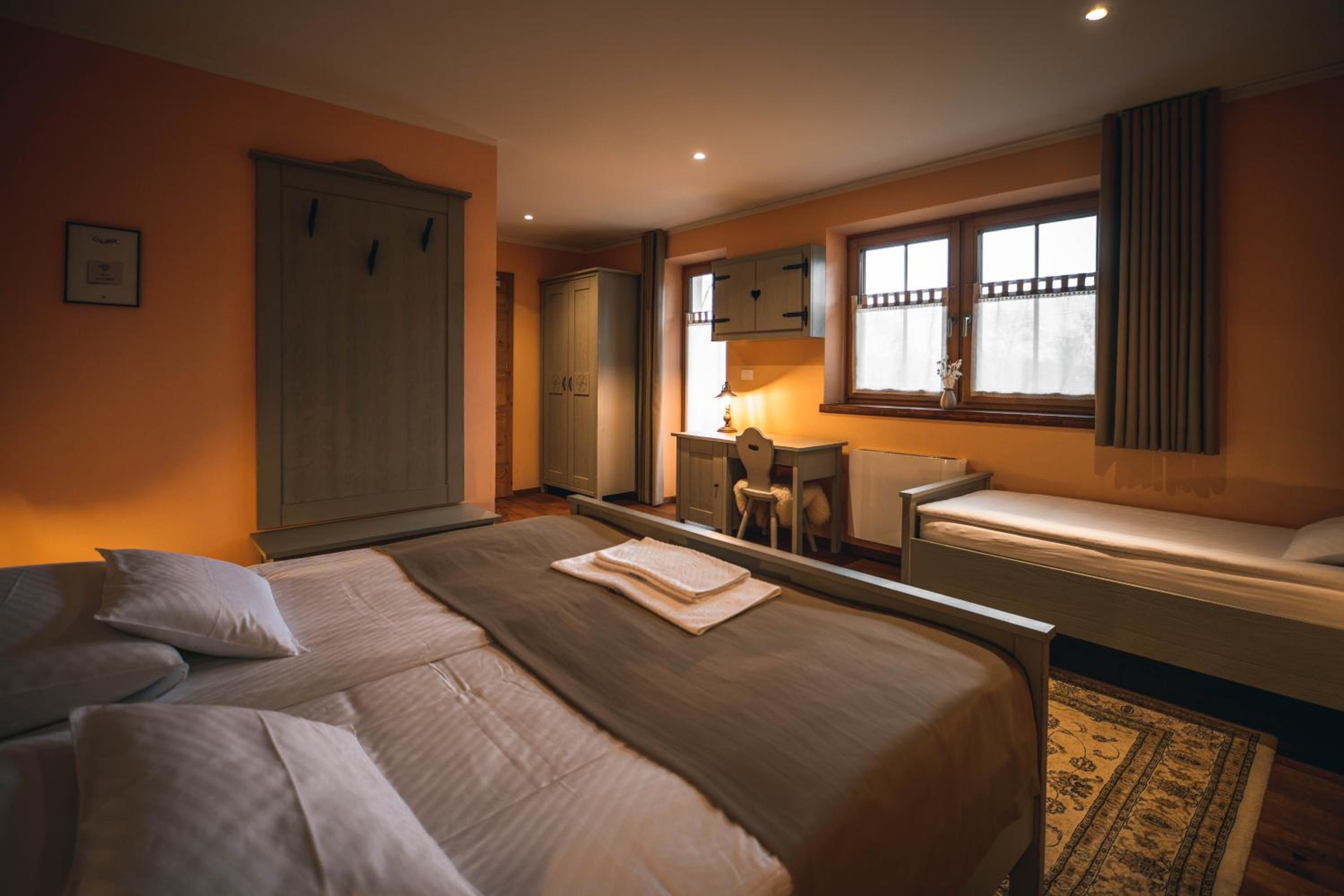 Triple Room with Balcony - Photo 1
