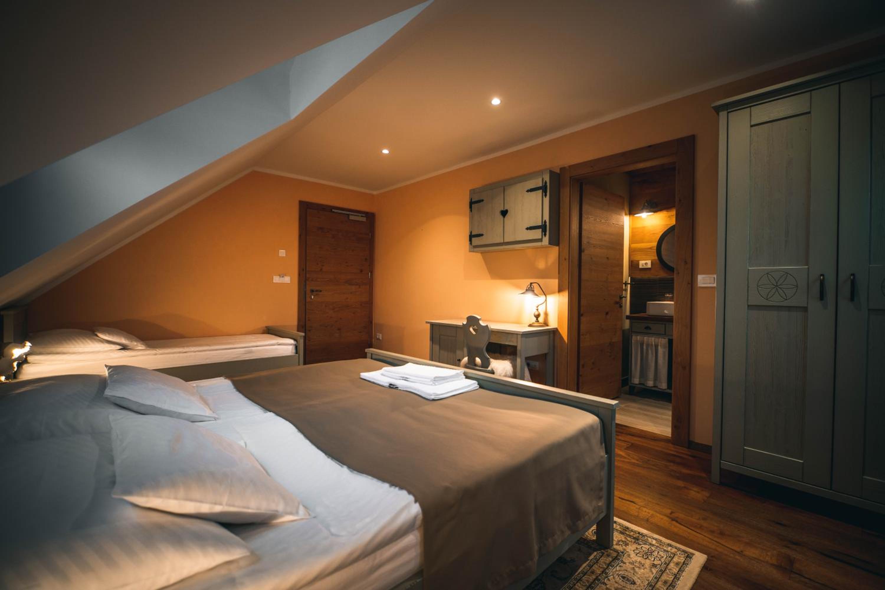 Triple Room - Photo 6