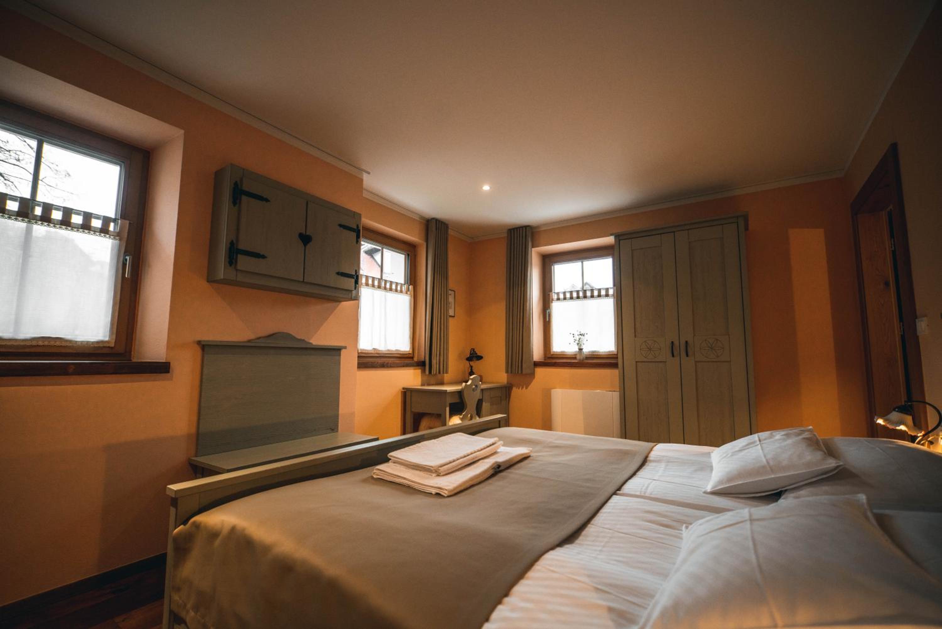 Double Room - Photo 3
