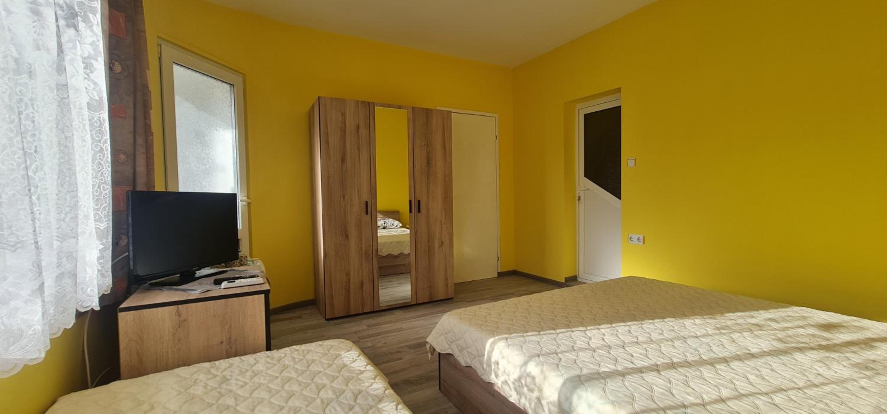 Double Room with Extra Bed photo 2