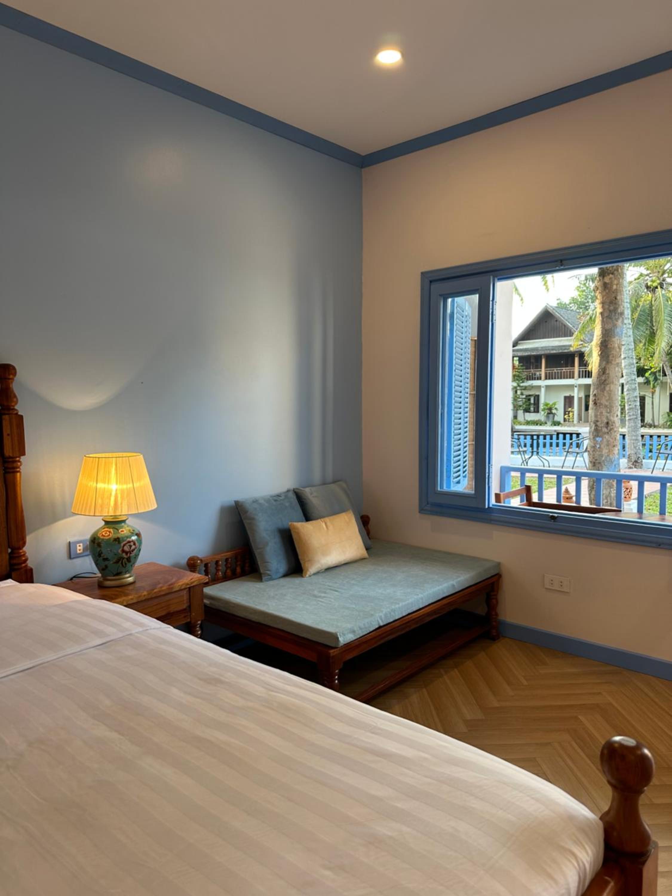 Deluxe Double Room with Balcony - Photo 10