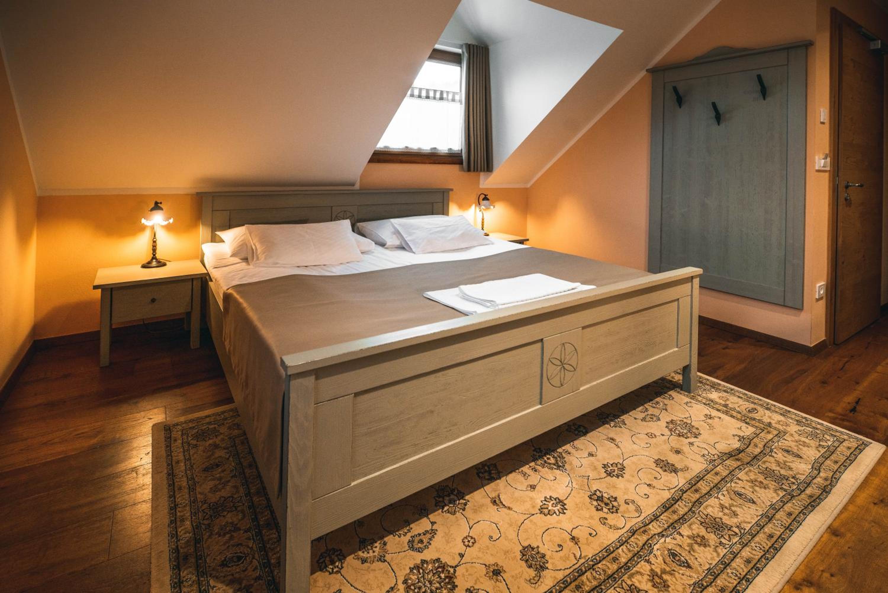 Double Room - Photo 6