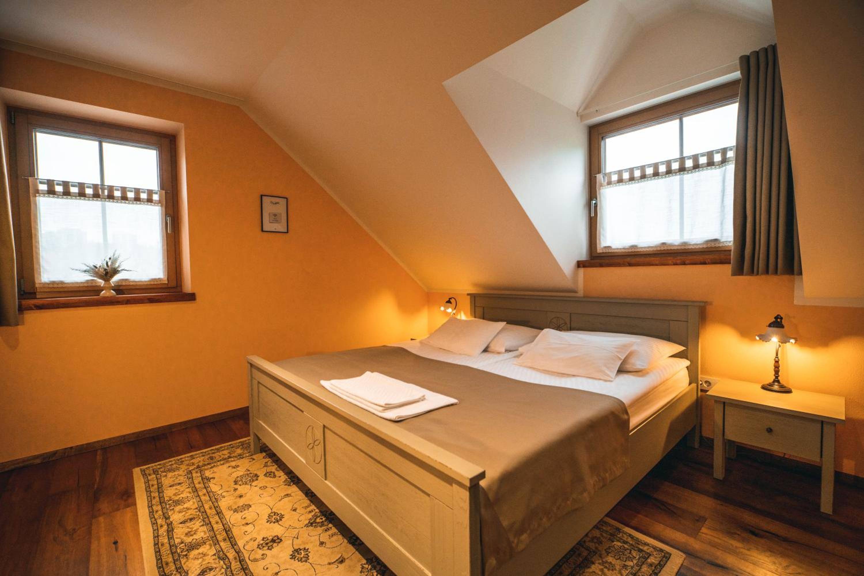 Double Room - Photo 7
