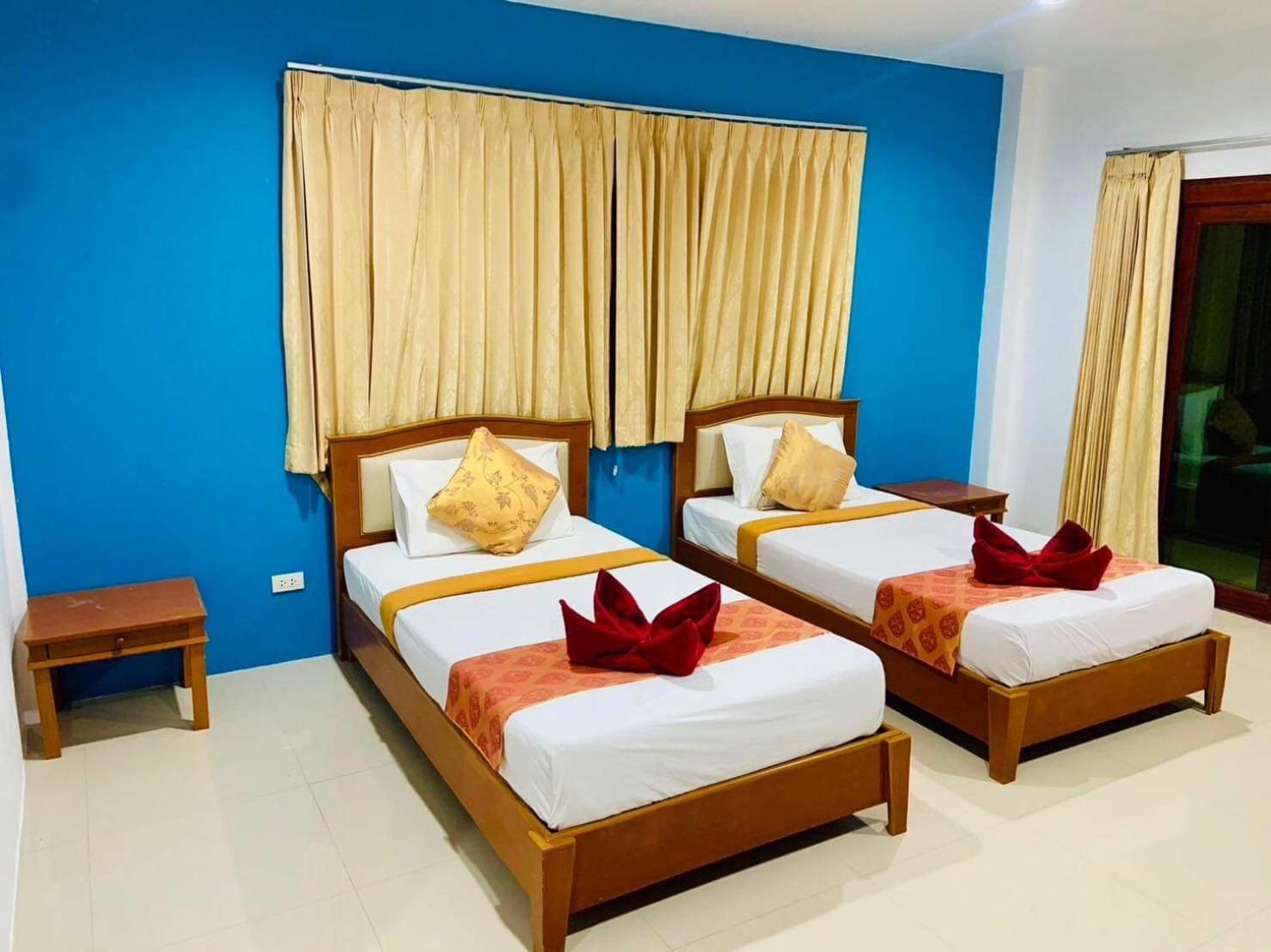 Deluxe Twin Room - Photo 10