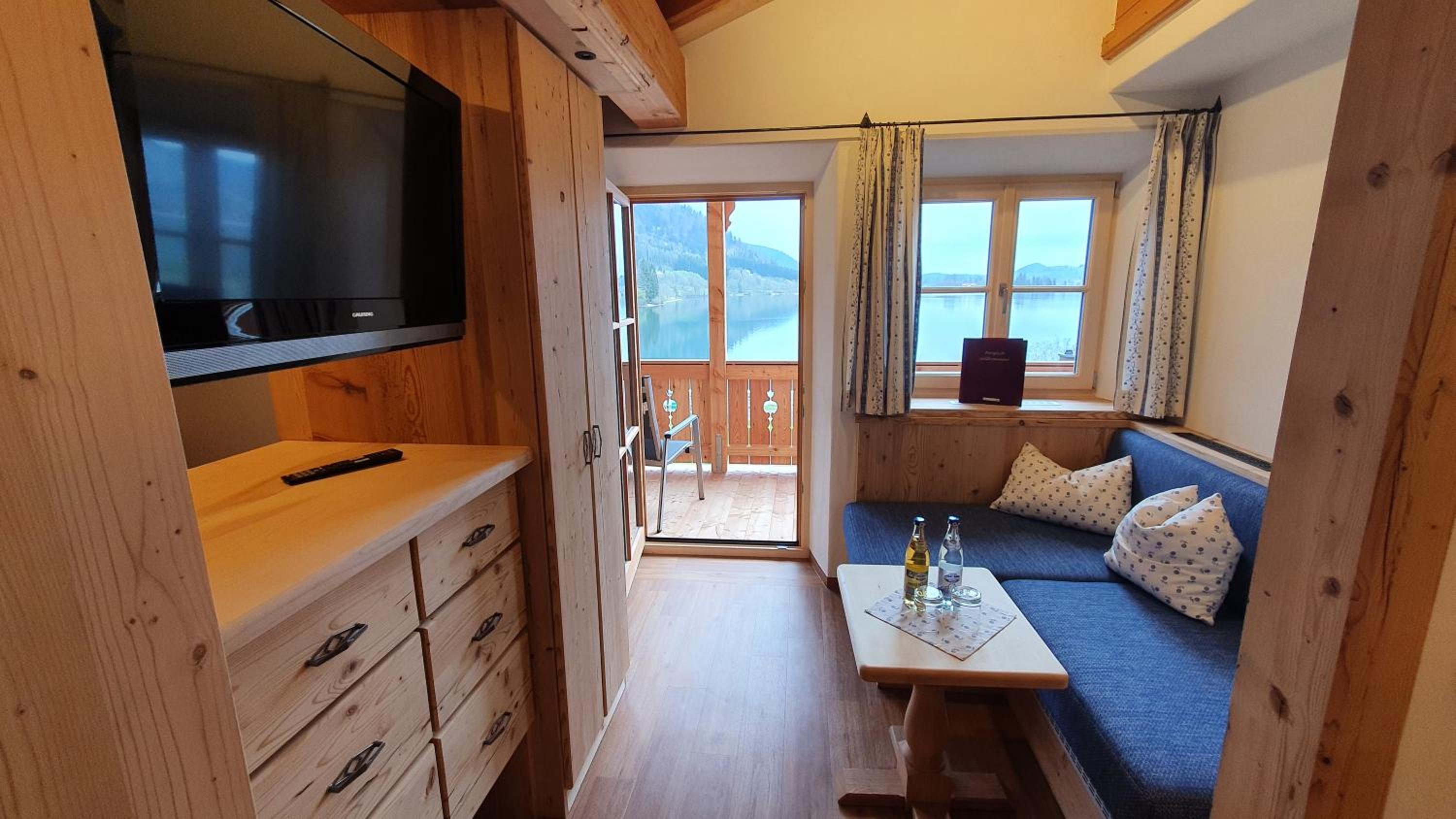 Double Room with Lake View photo 3