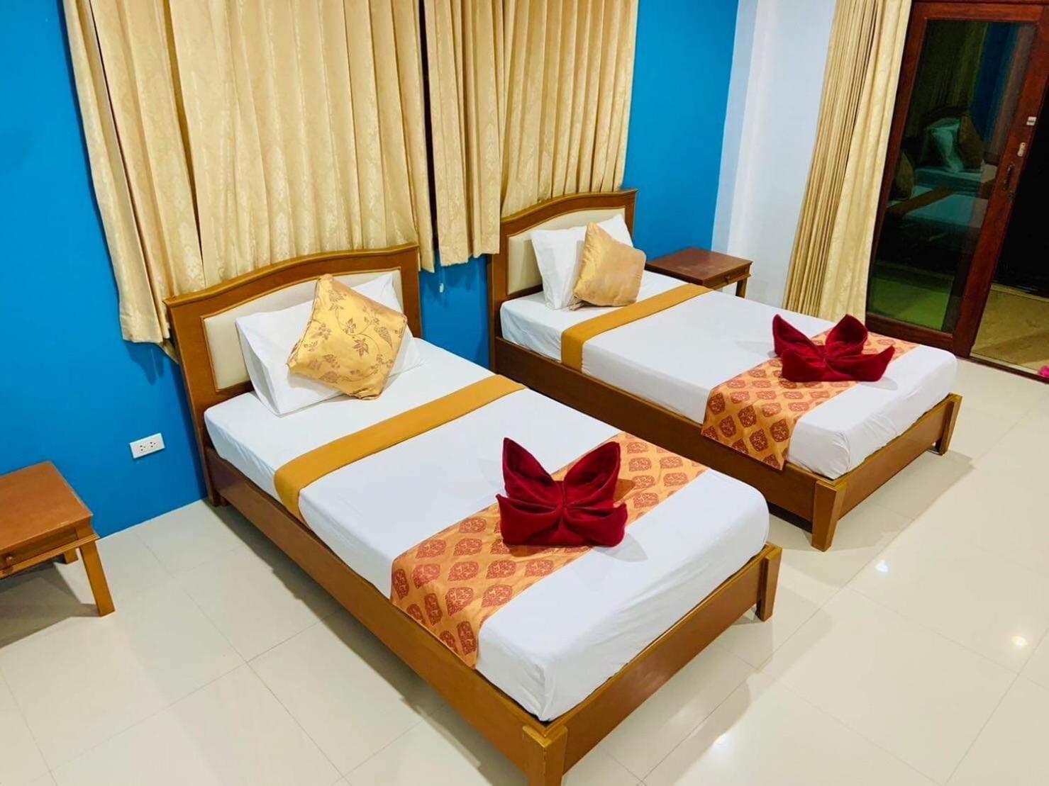 Deluxe Twin Room - Photo 9