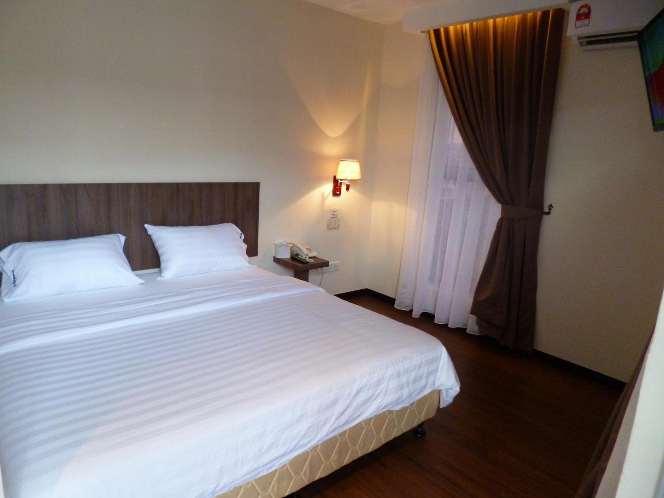Deluxe King Room photo 3