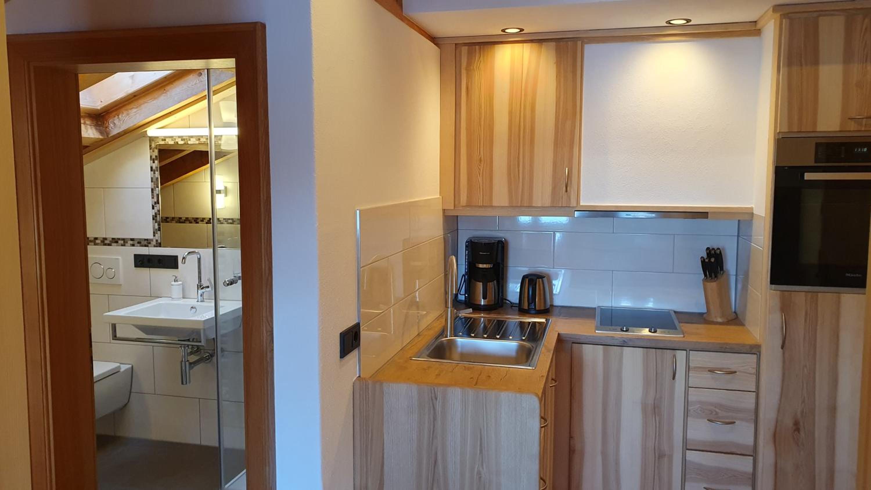 Apartment with Lake View - Photo 4