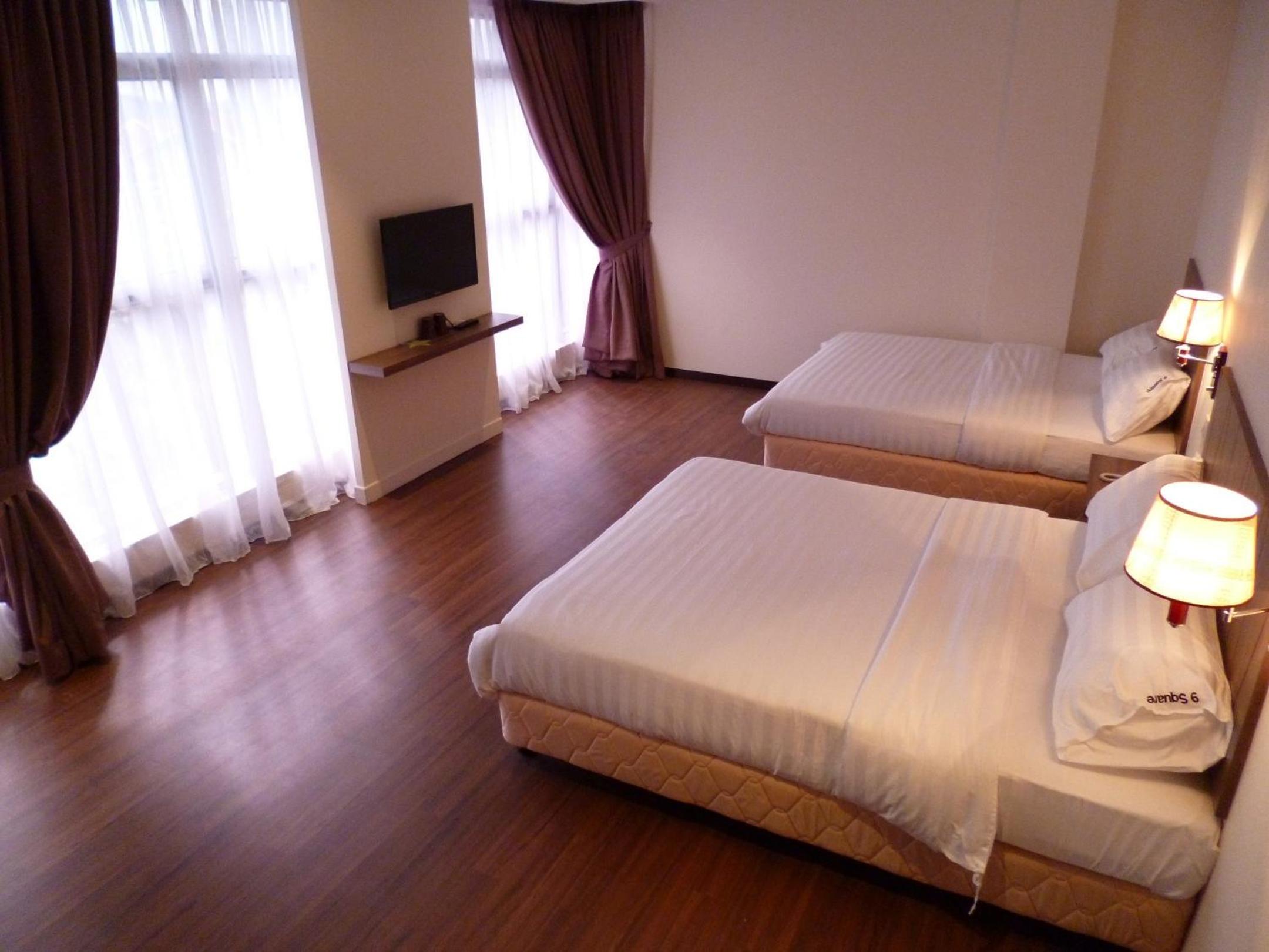 Deluxe Family Room photo 2