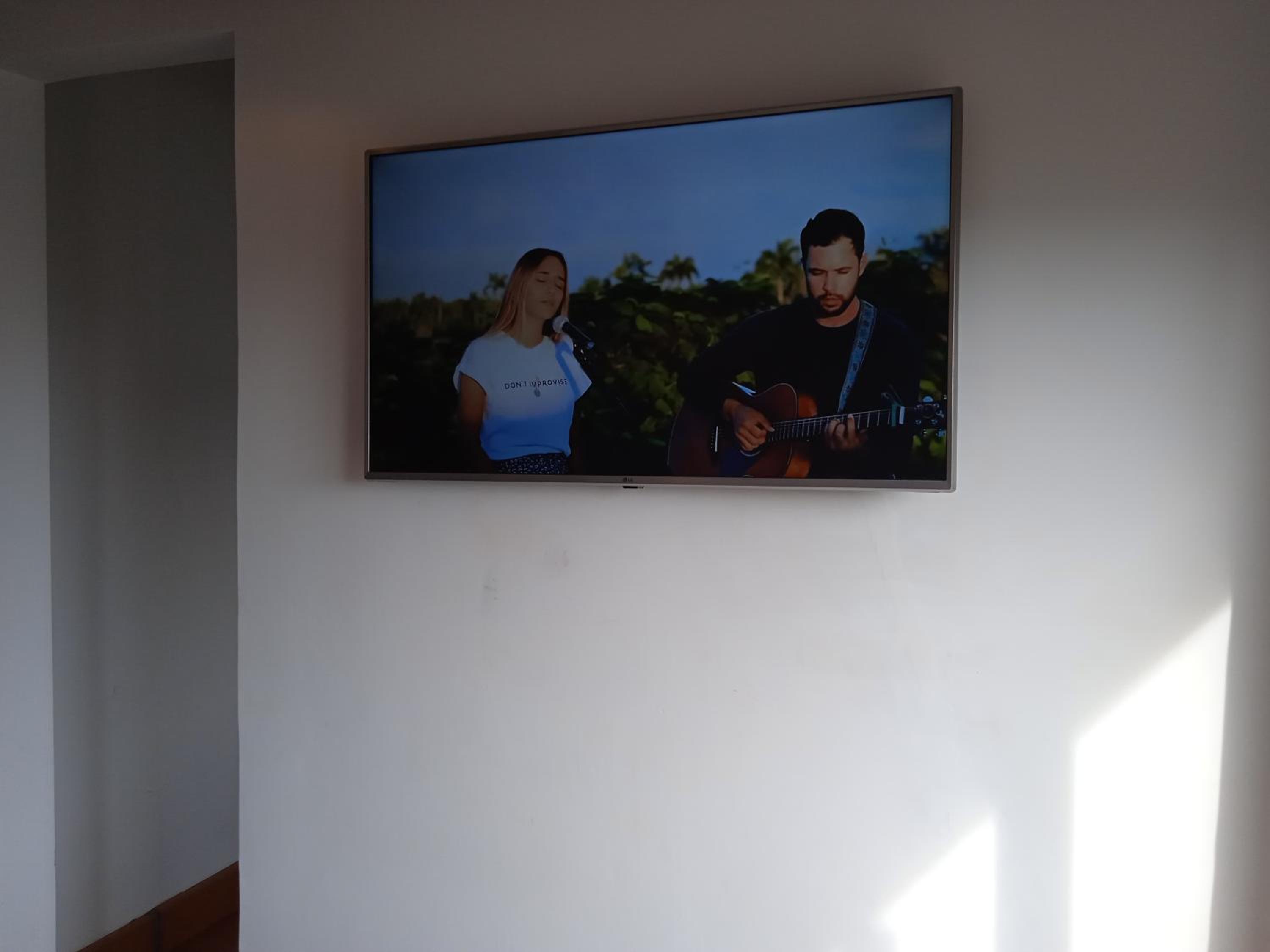 Deluxe Queen Suite photo 2
