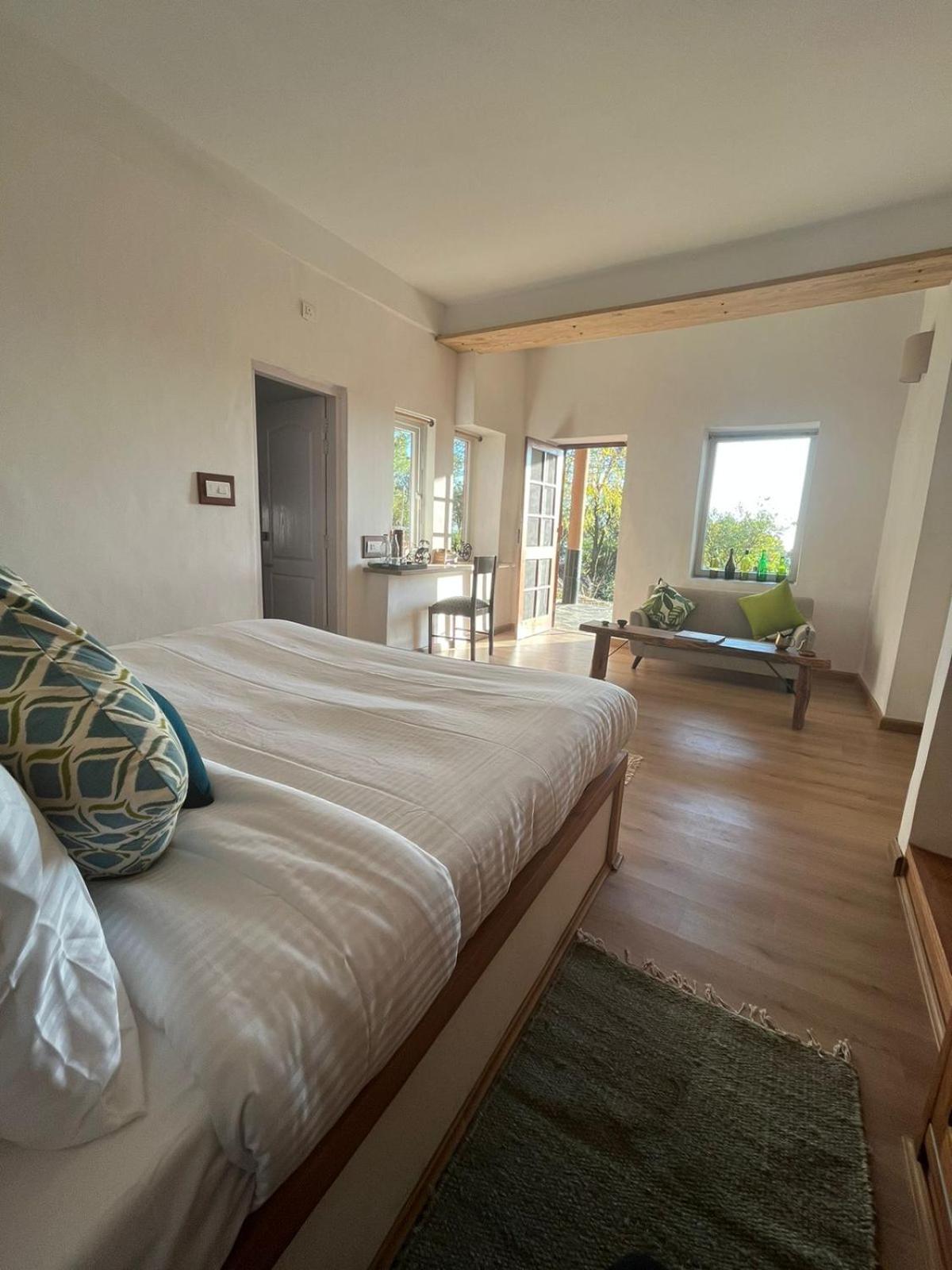Double Room with Private Bathroom - Photo 18
