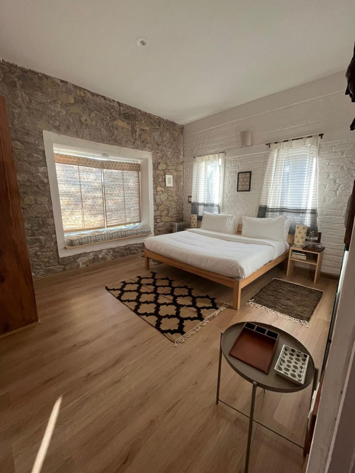 Double Room with Private Bathroom - Photo 16